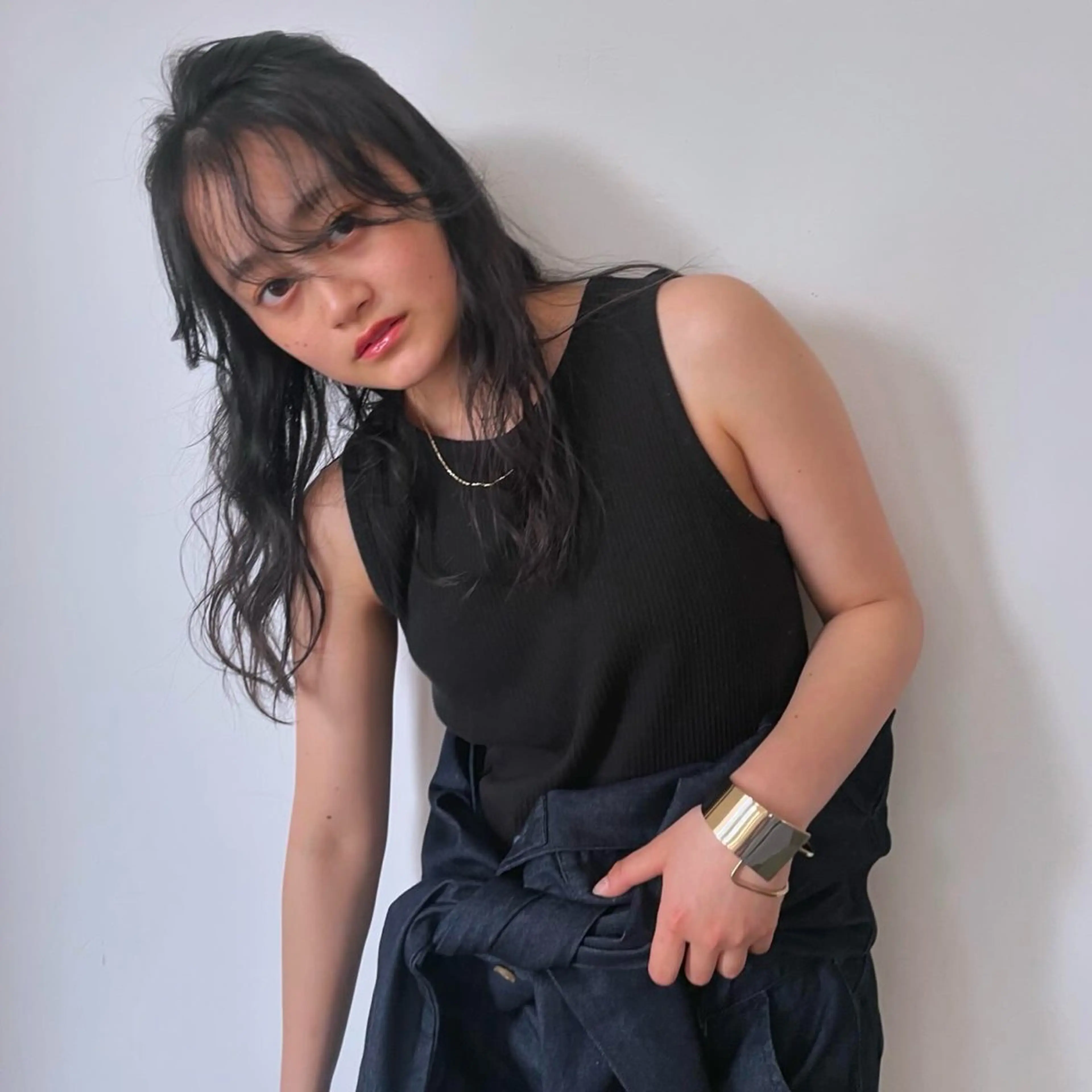 ロング 鈴木瑛里／ブロンド ベージュ／男女のヘアスタイル