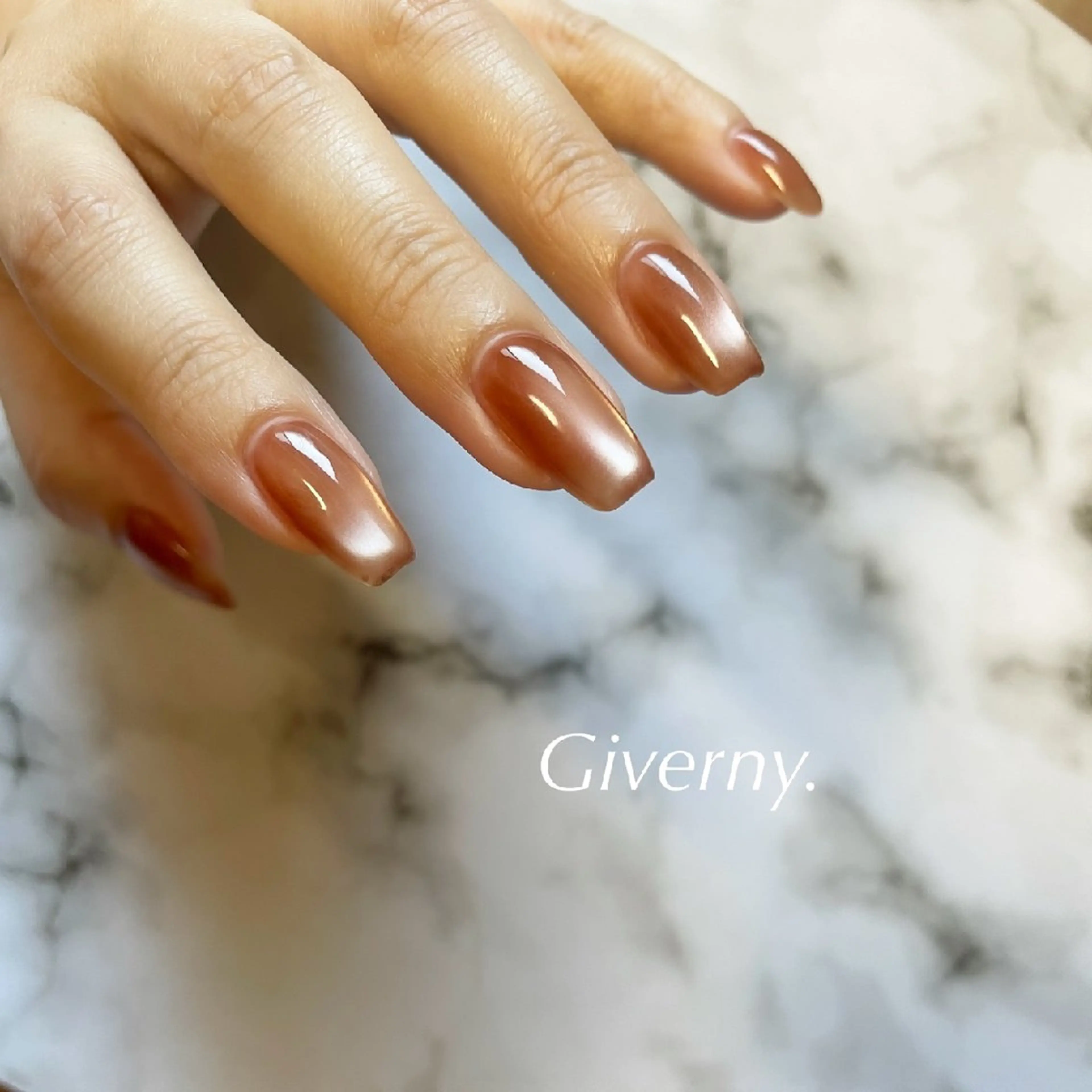 ネイル マグネットネイル シンプルネイル ハンドネイル Giverny .のネイルデザイン