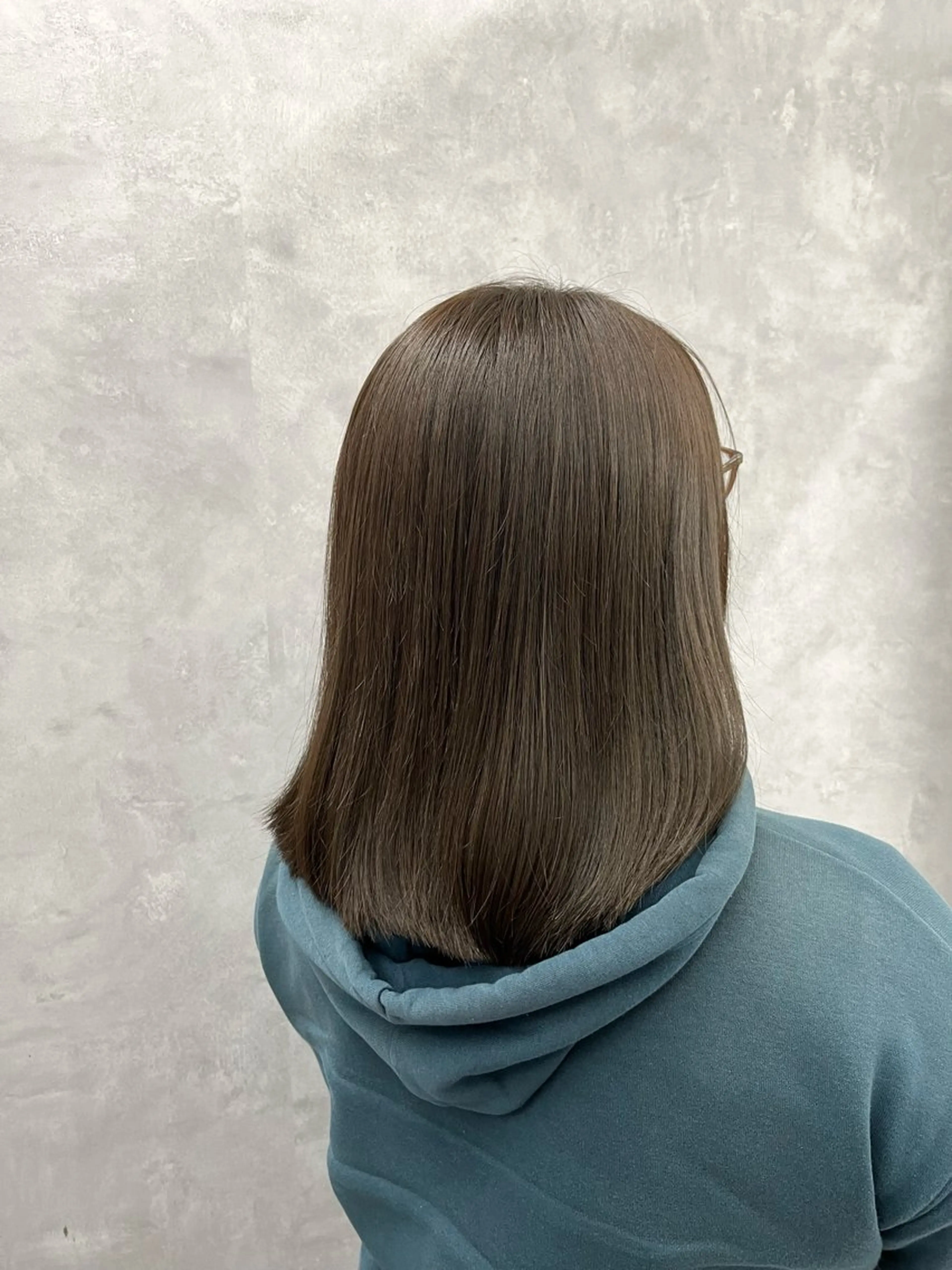 ミディアム カラー グレージュ オリーブグレージュ オリーブグレー カット ヘアカラー yuri🌼 NUMBER 天王寺のヘアスタイル