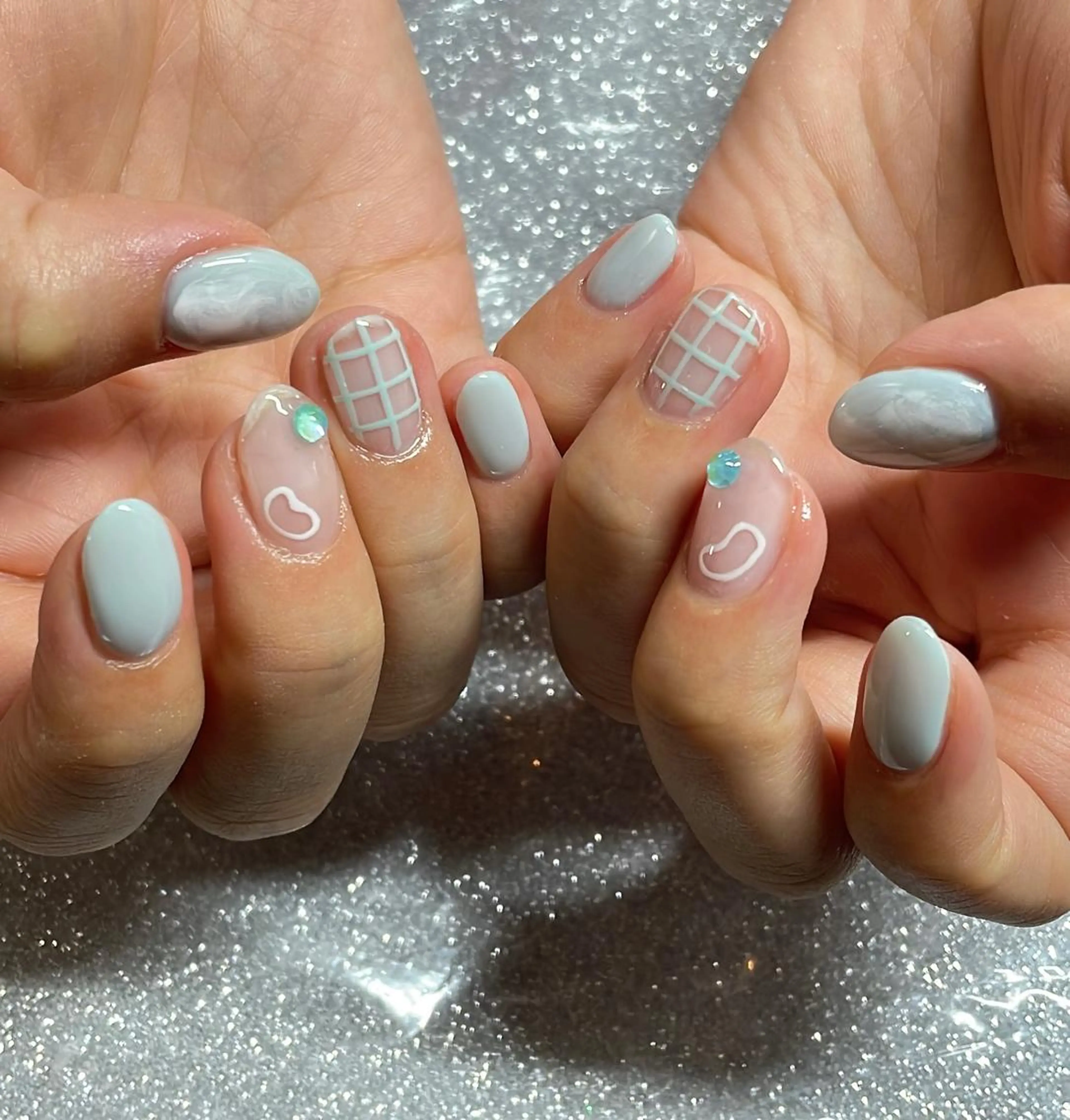 ネイル ハンドネイル VIERU 🌈🎀💖のネイルデザイン