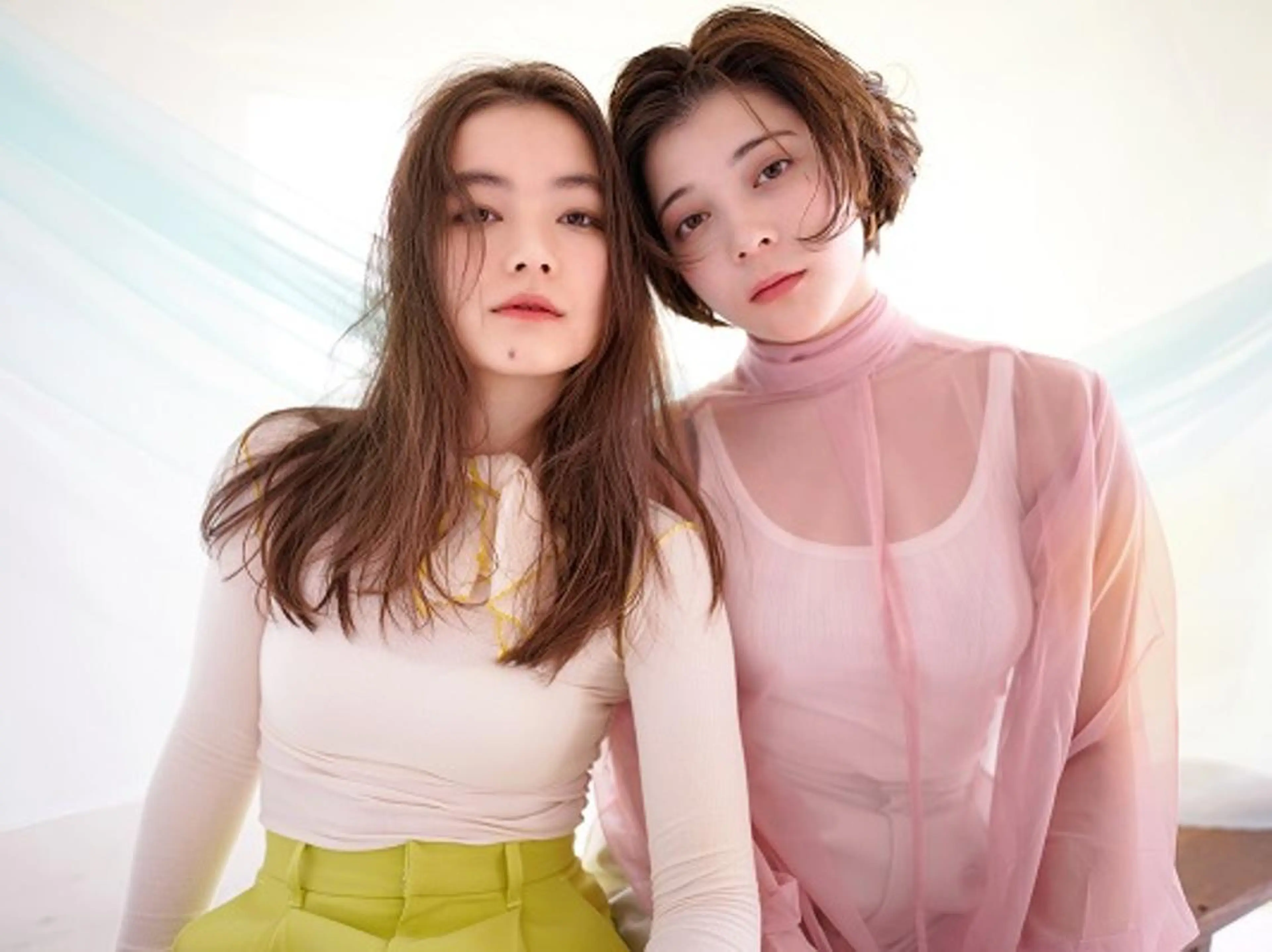 ミディアム カラー パーマ ヘアアレンジ アディクシーカラー アッシュ バレイヤージュ ベージュカラー ブリーチ newi grande 横浜店のヘアスタイル