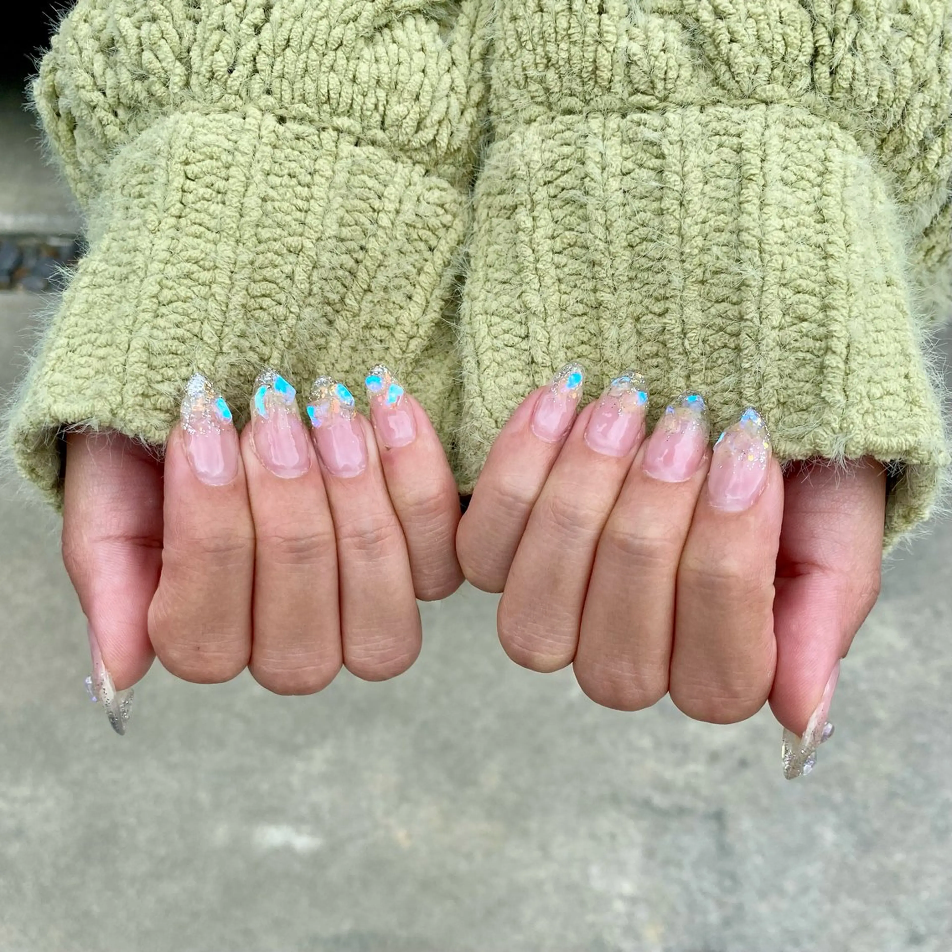 ネイル オーロラネイル グラデーション キラキラネイル ラメ(グリッター) ラメグラデーション 山田 麻樹のネイルデザイン