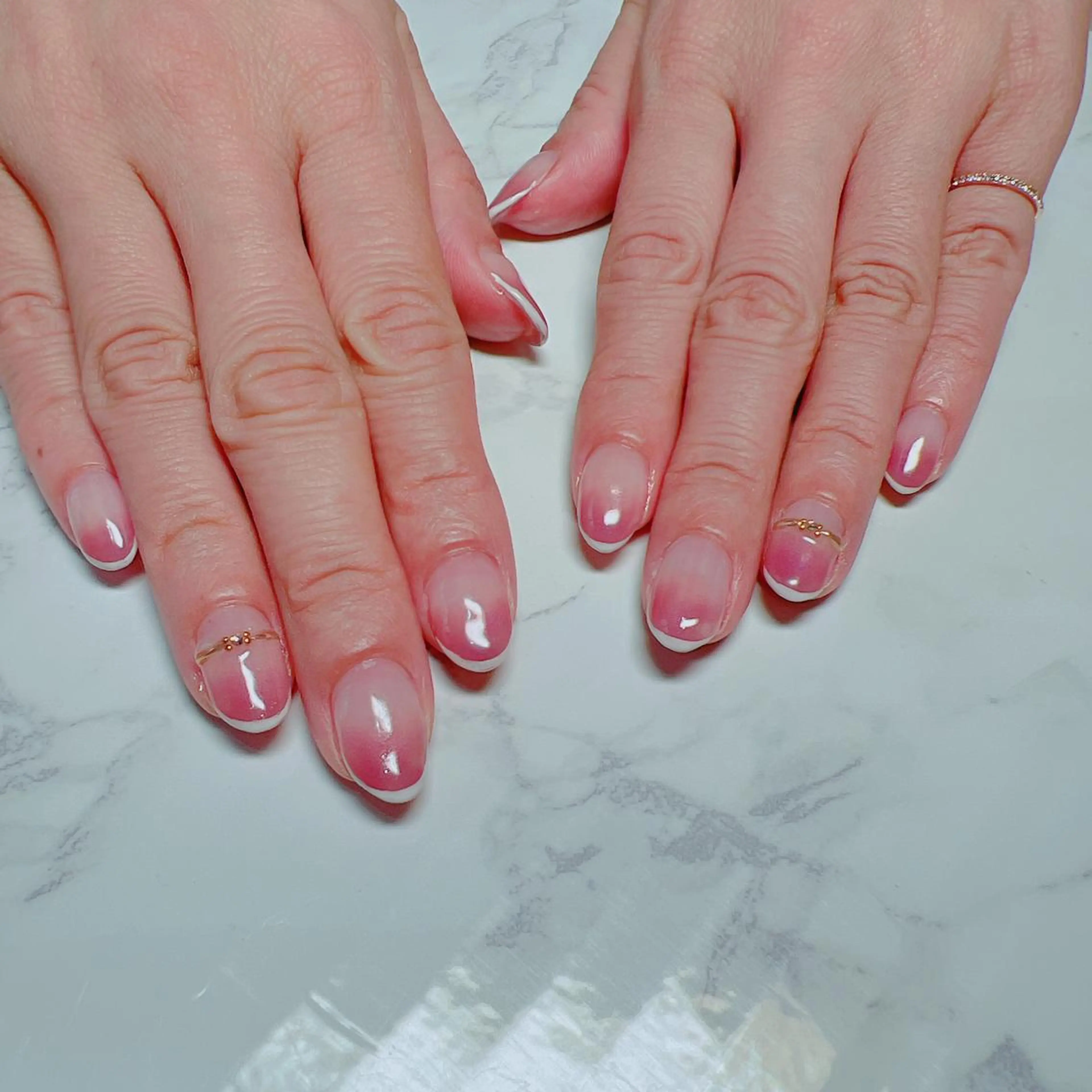 初回ソフトジェルオフ無料♫カラーグラデーション※ラメ付き⚠️アート別料金⚠️の写真