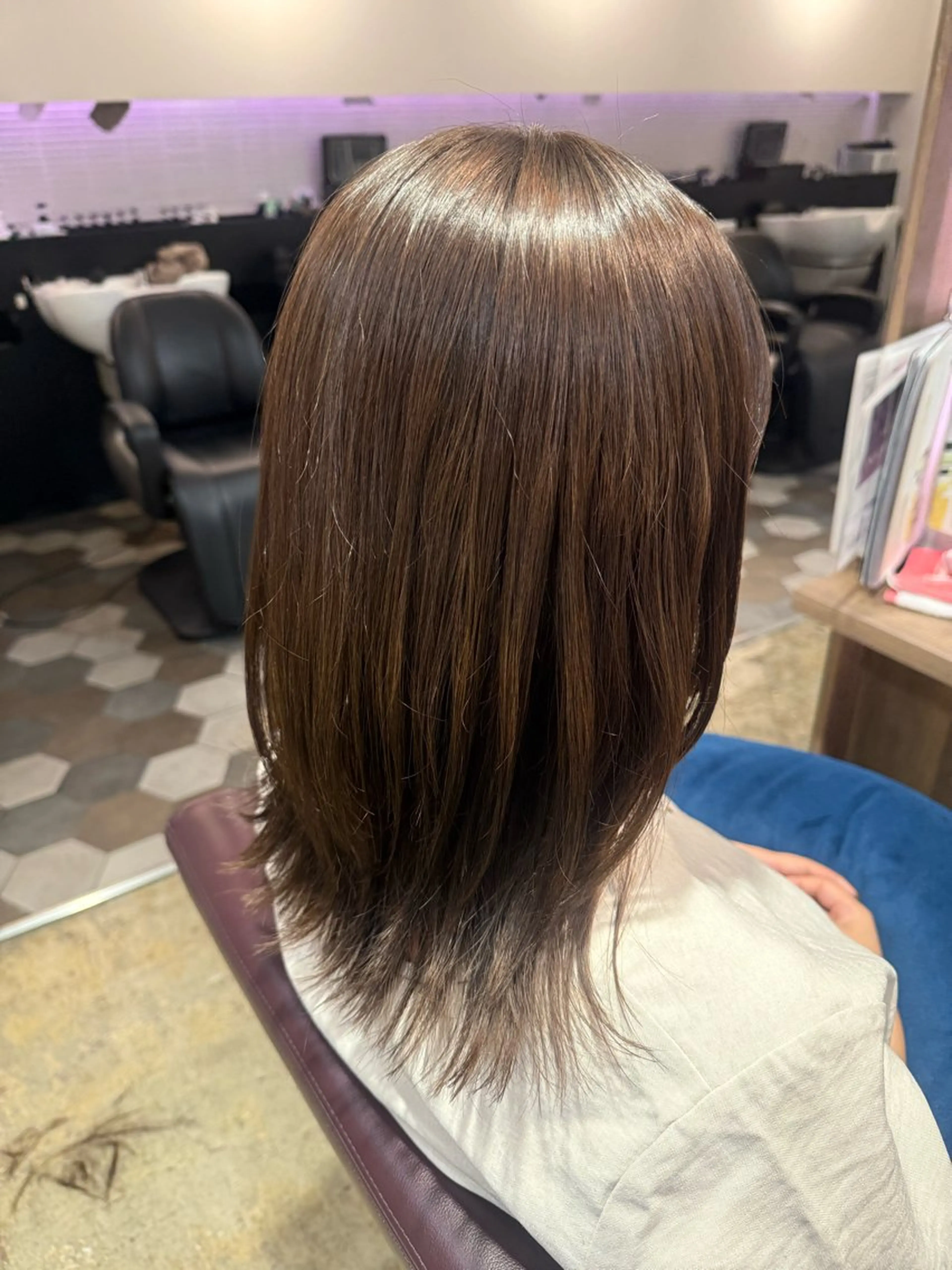ミディアム レイヤーカット カット レディースカット SHIORIのヘアスタイル
