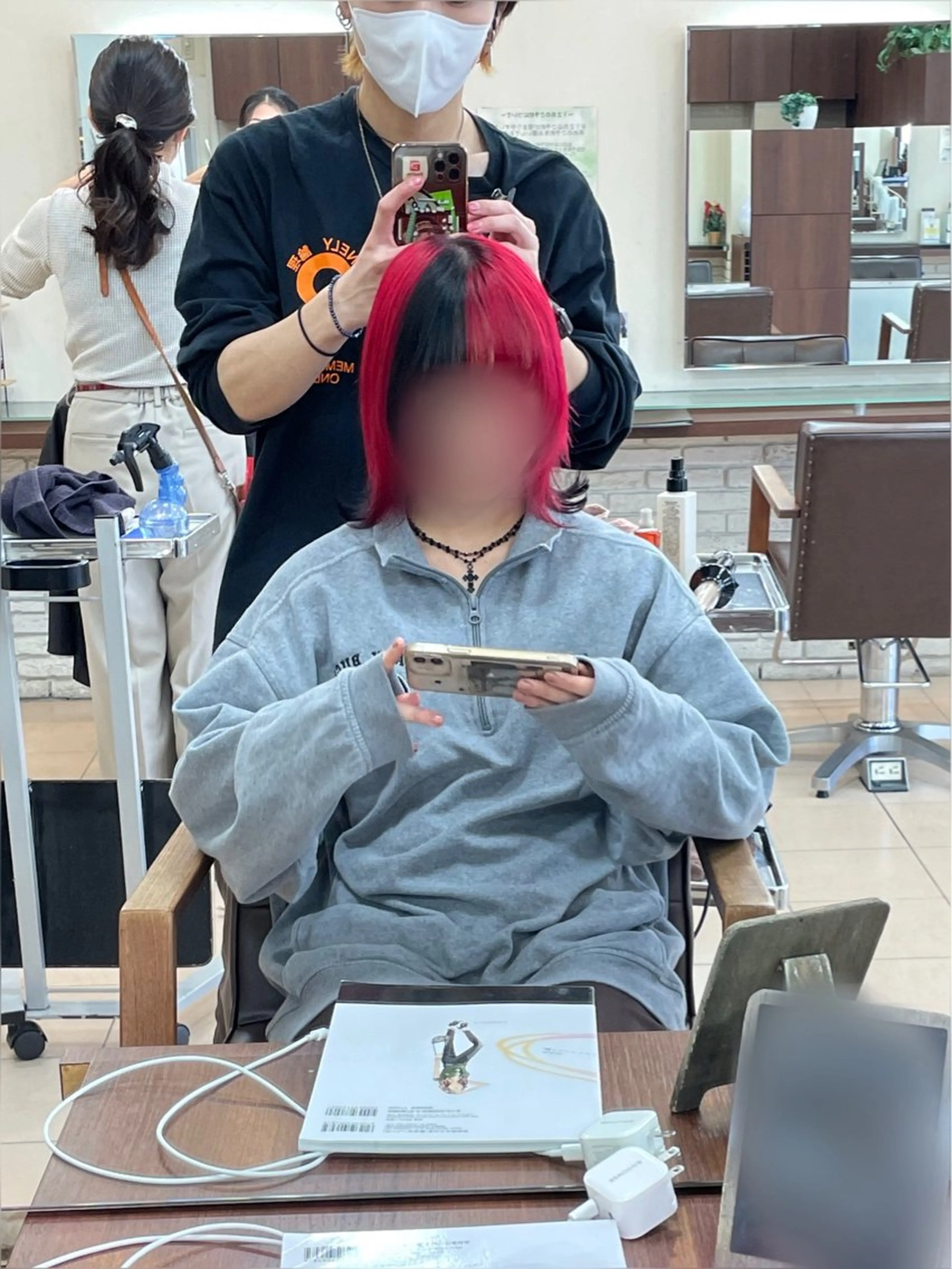 ミディアム カラー ブリーチ ダブルカラー インナーカラー 髪質改善 トリートメント 北林 秀悟のヘアスタイル