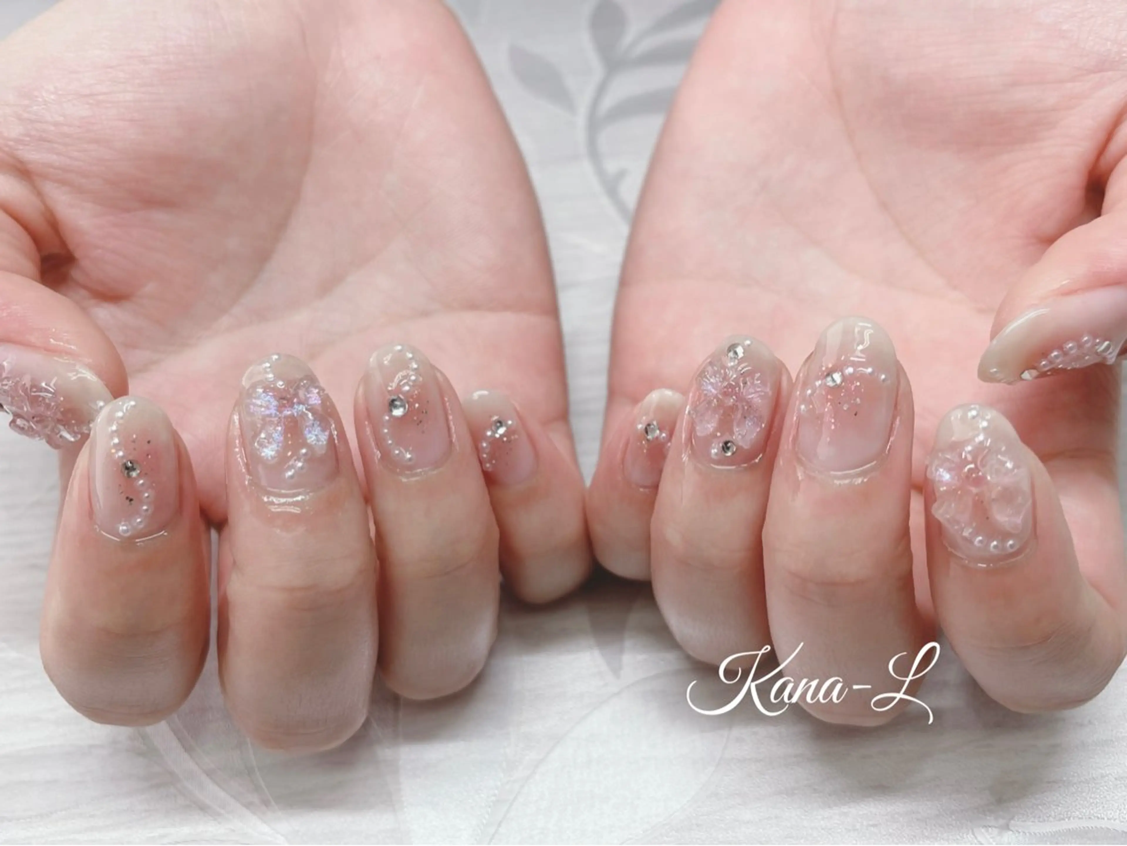 ネイル チークネイル ジェルネイル パラジェル リボン 芦辺 香奈のネイルデザイン