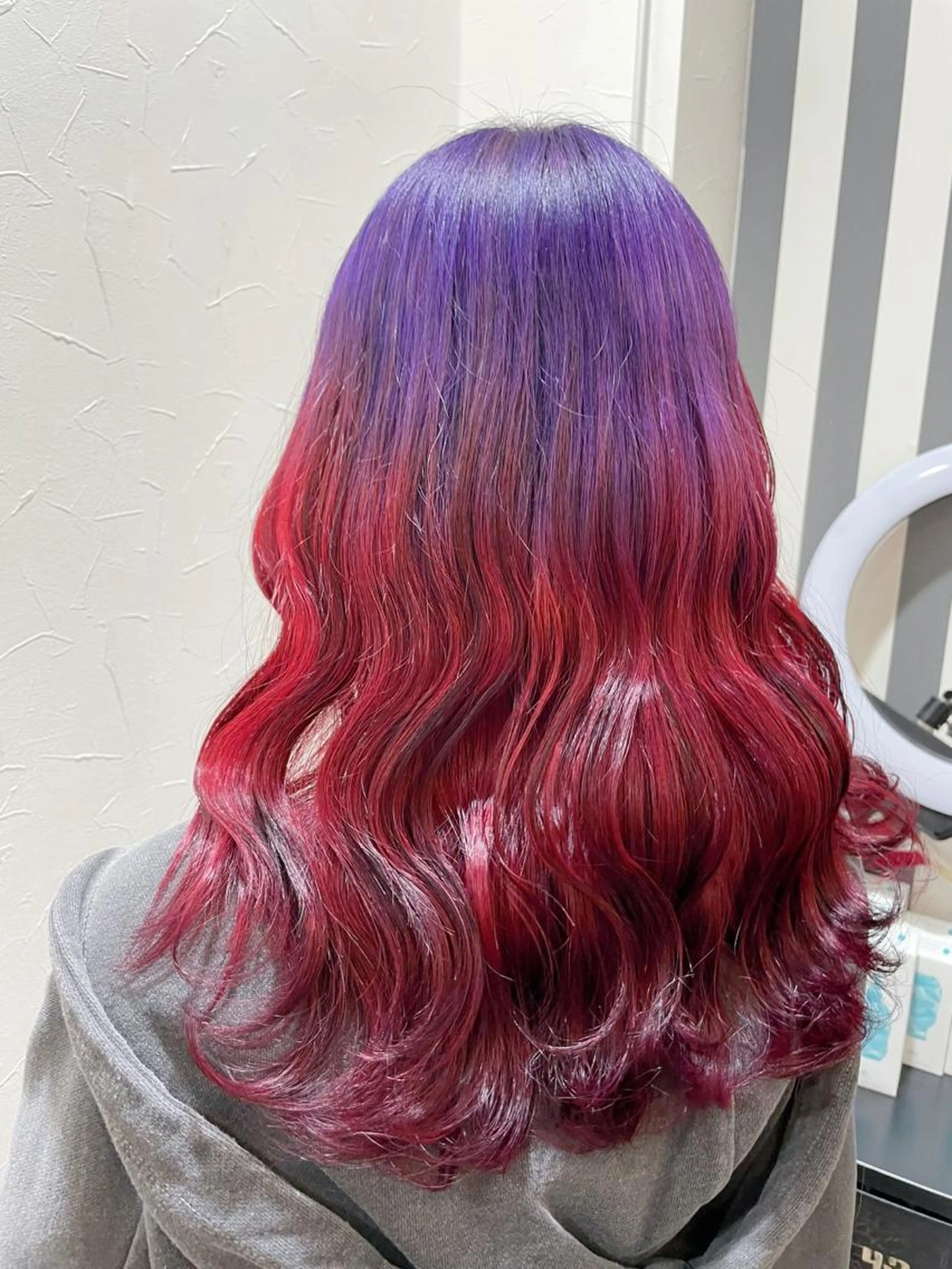 🌈グラデーションカラー🌈🦋カラー➕ケアブリーチ➕艶トリートメント🦋の写真