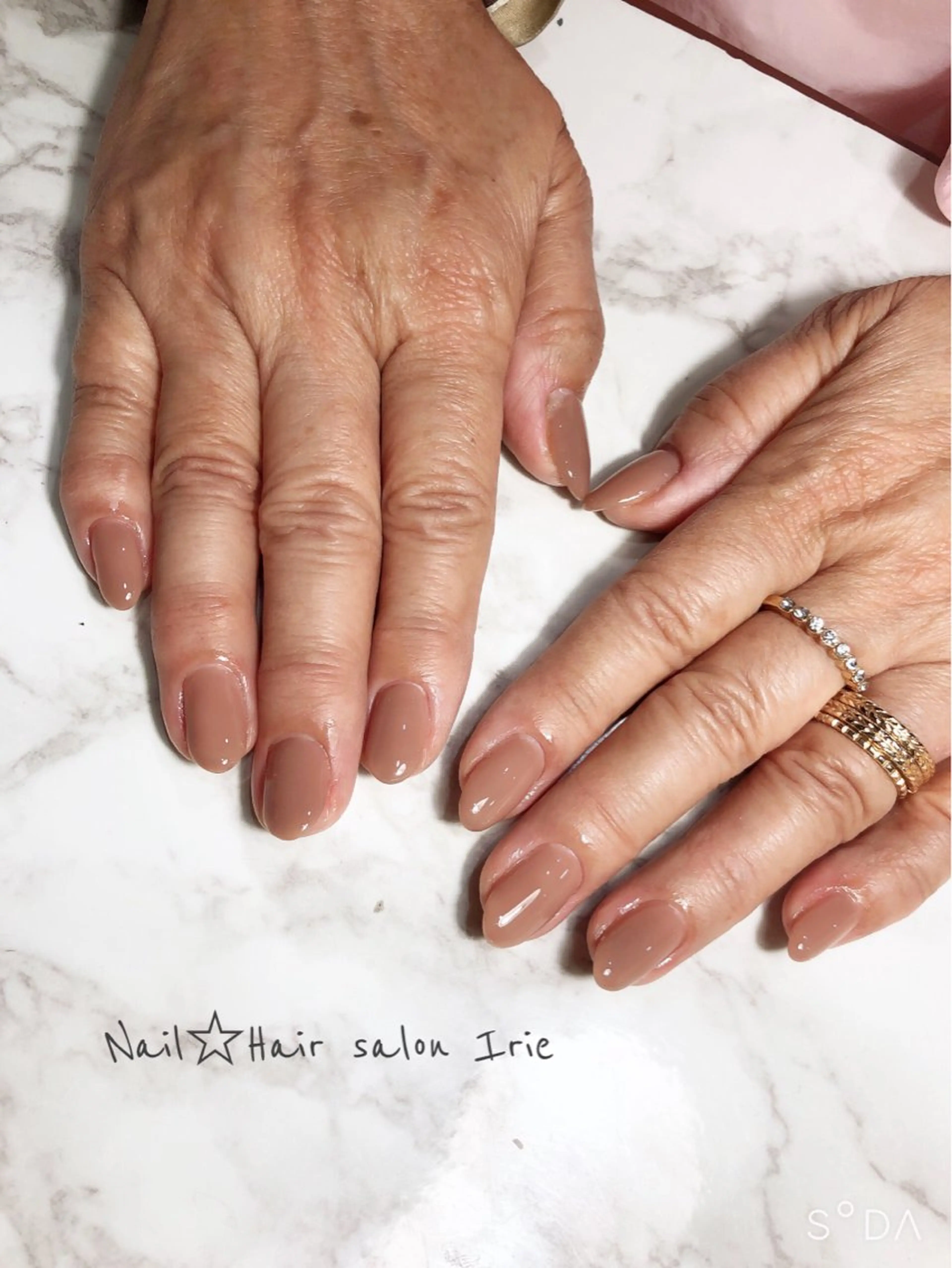 ネイル ハンドネイル ハンドケア 與儀 知佳のネイルデザイン