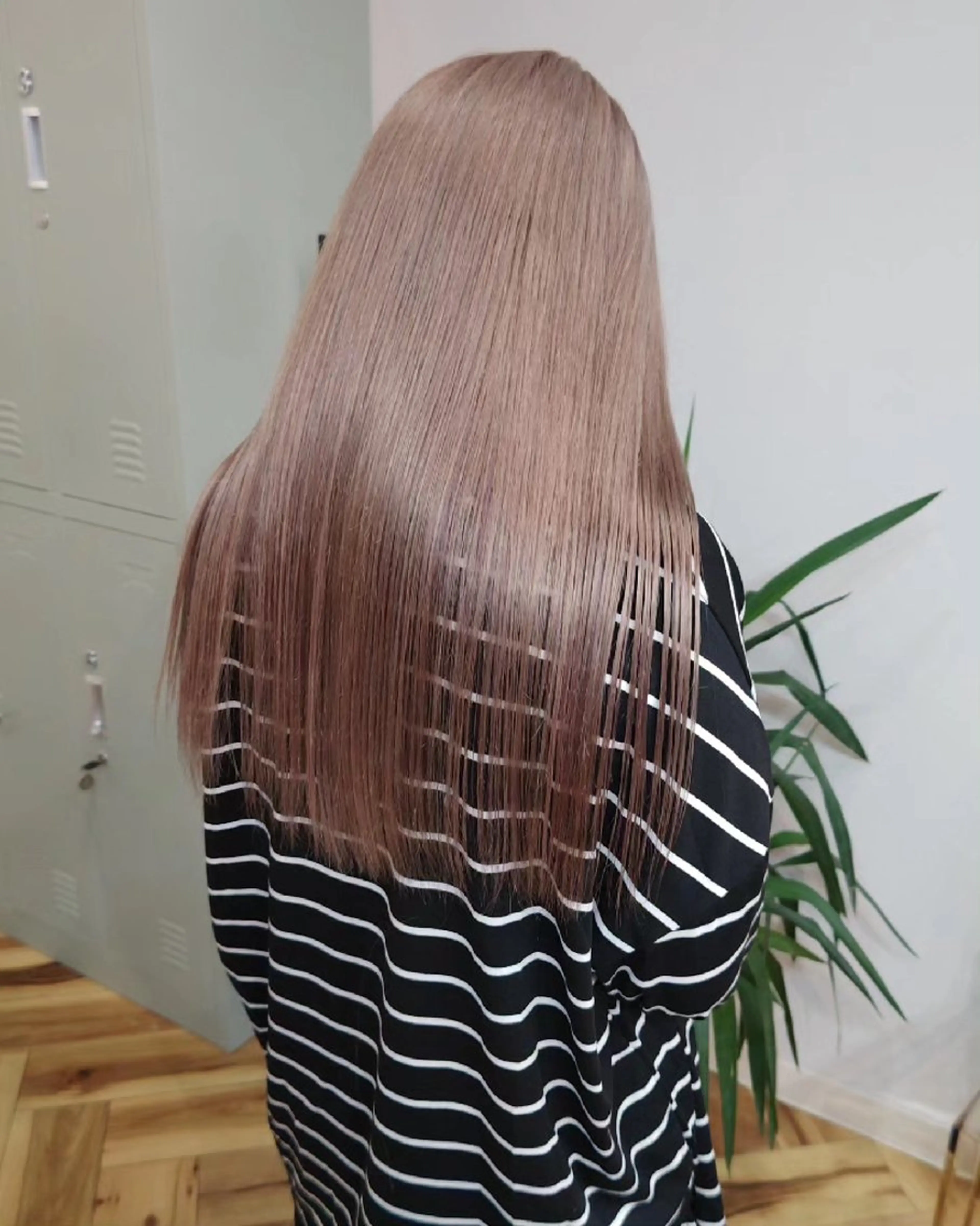 ロング カラー ベージュカラー ミルクティーベージュ Mood hair salon所属・髪質改善.縮毛矯正 ×韓国ヘアyukiのヘアスタイル