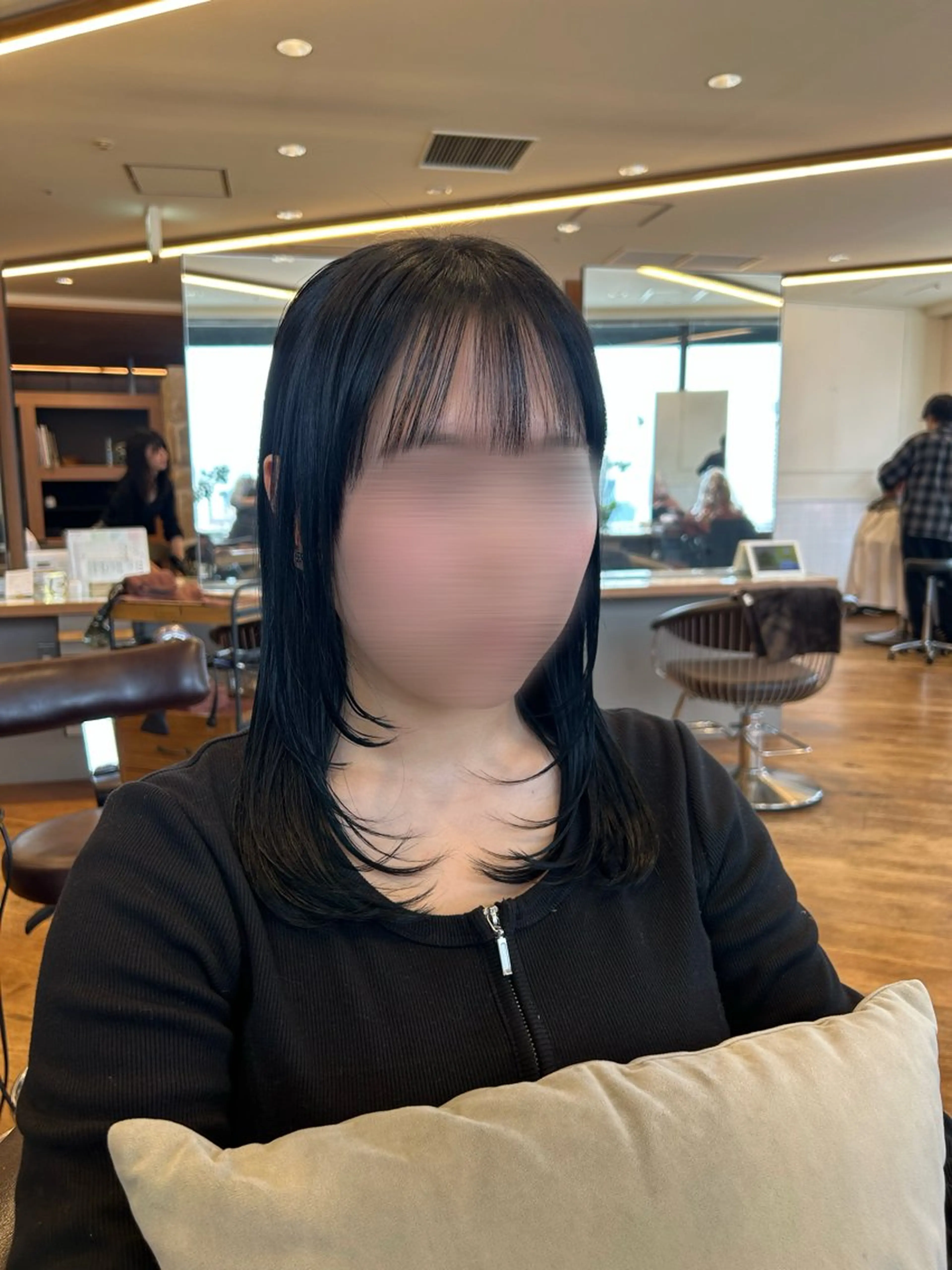 セミロング レイヤーカット りのあ/大阪梅田/ カット/アレンジのヘアスタイル