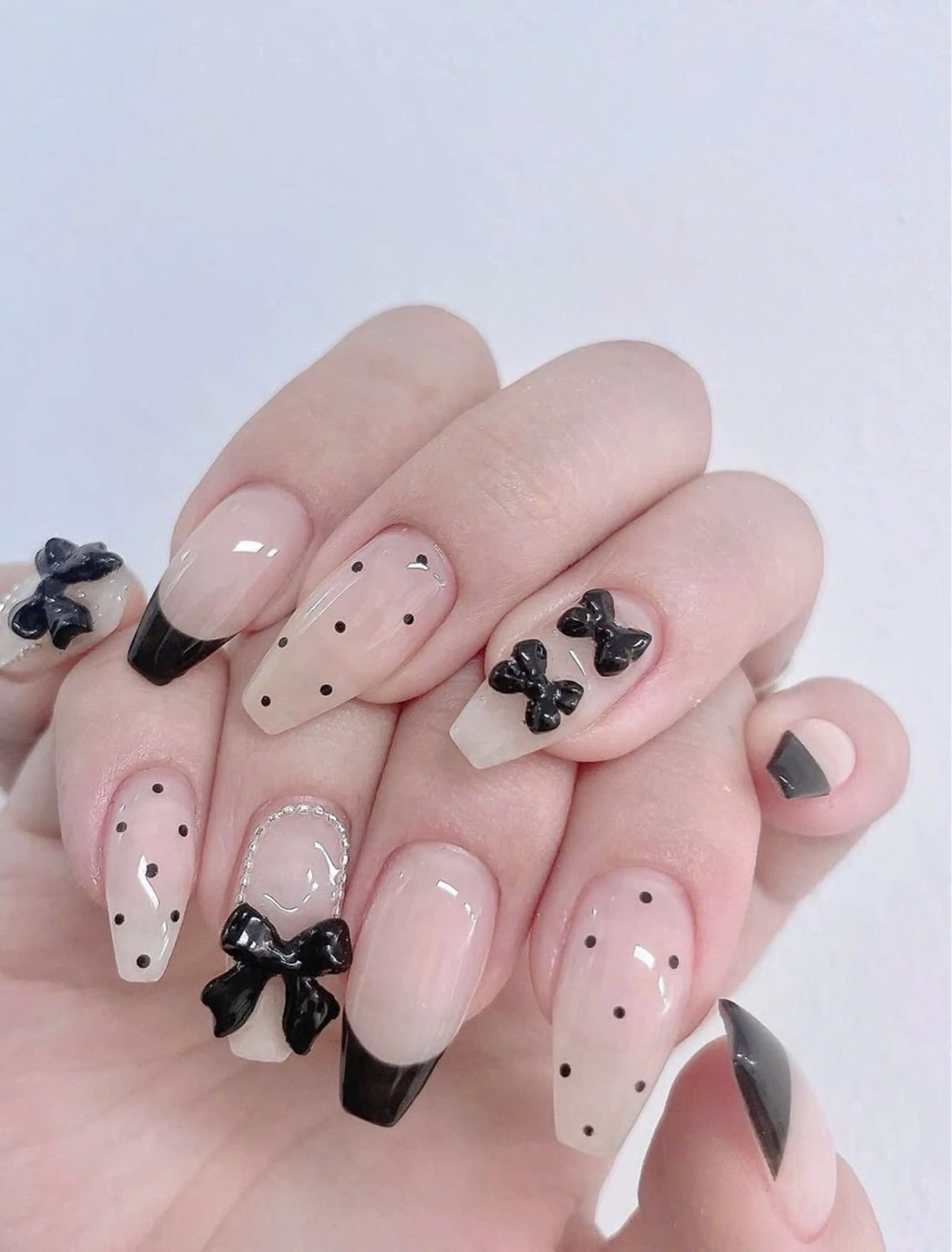 ネイル フラッシュネイル フレンチネイル グラデーション キラキラネイル 韓国ネイル Lina nail所属・Lunaa 池袋のネイルデザイン