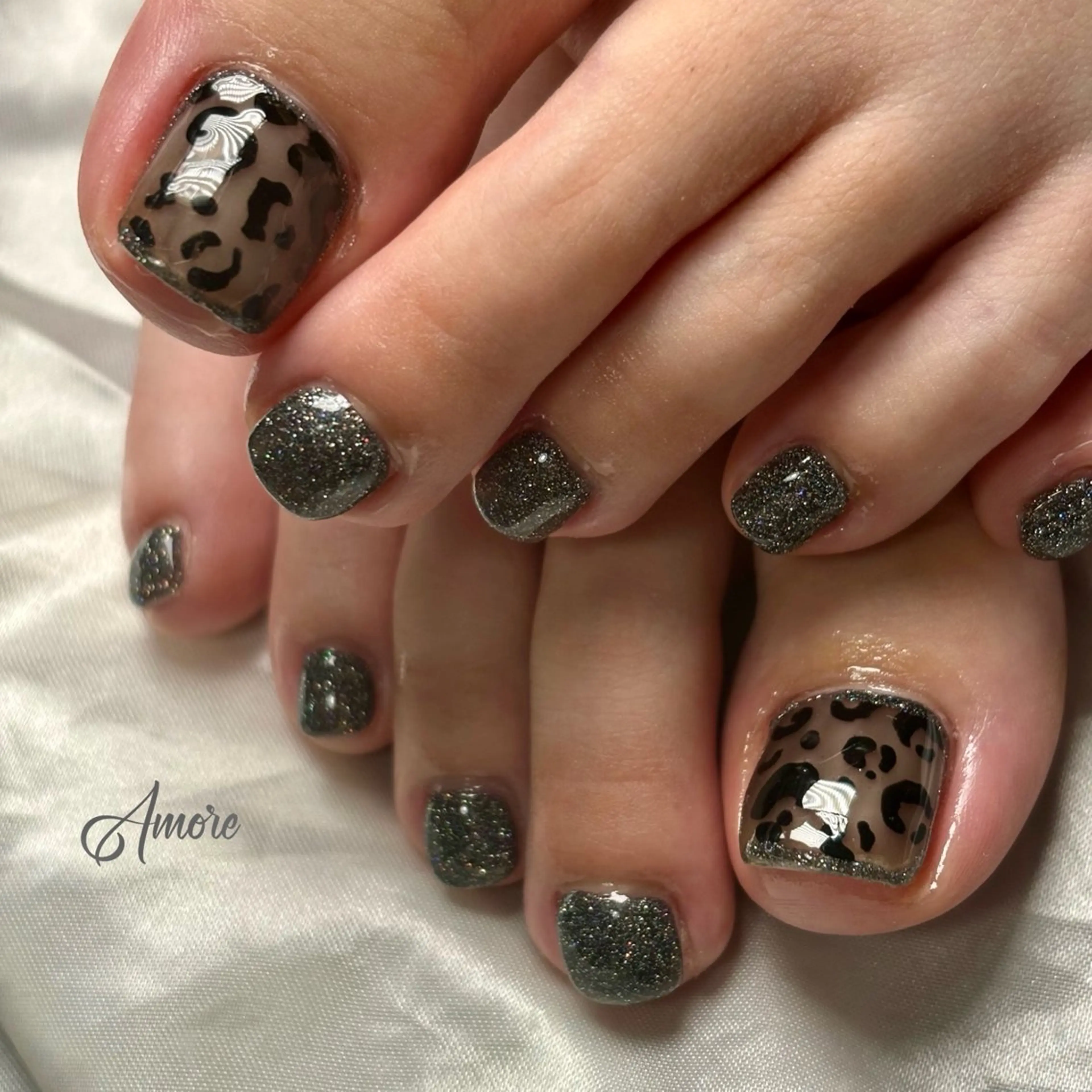 ネイル ジェルネイル キラキラネイル 韓国ネイル マグネットネイル パラジェル フットネイル You kyehwaのネイルデザイン