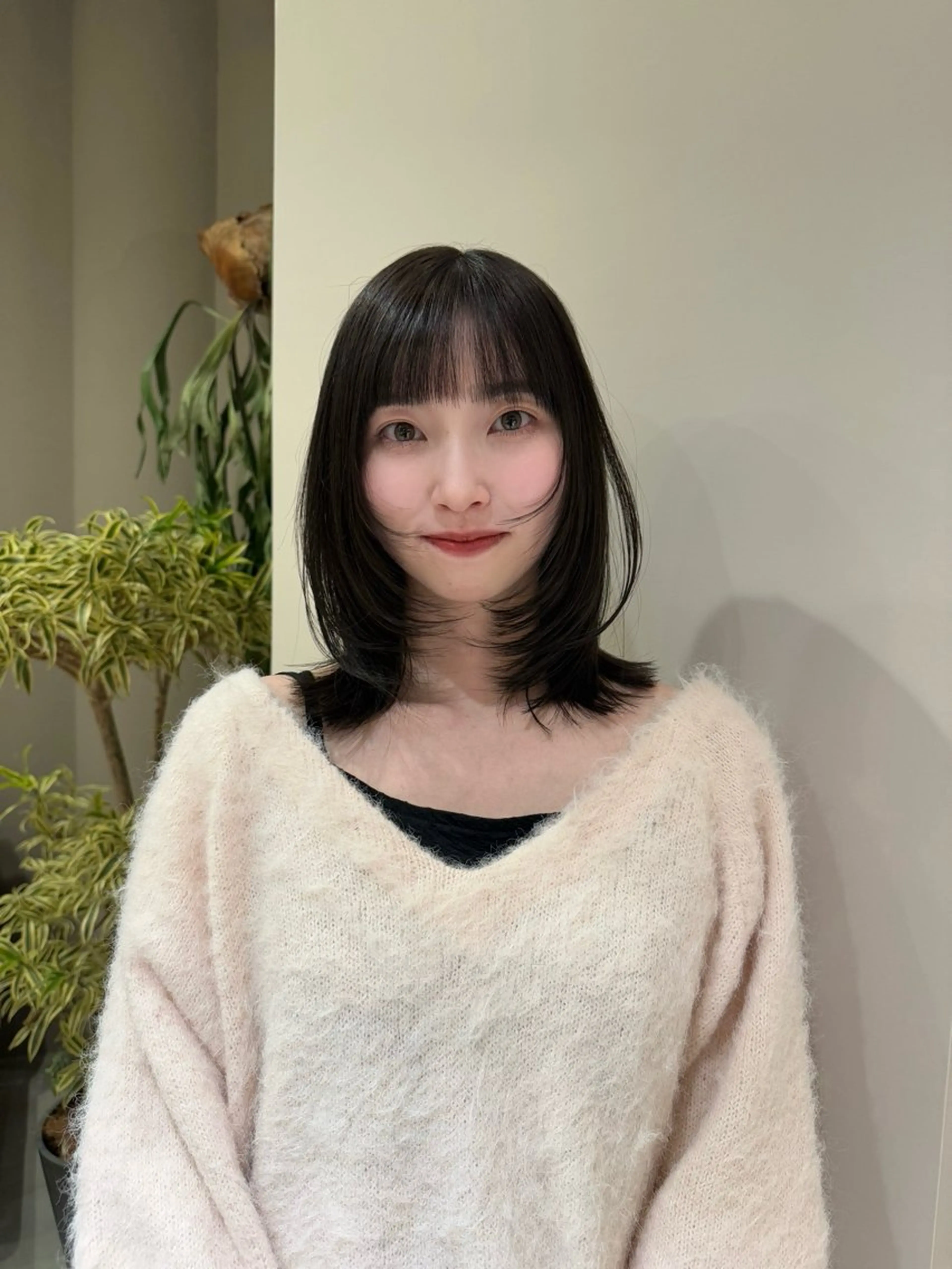 ミディアム 顔周りカット レイヤーカット 似合わせカット 渡部 円のヘアスタイル