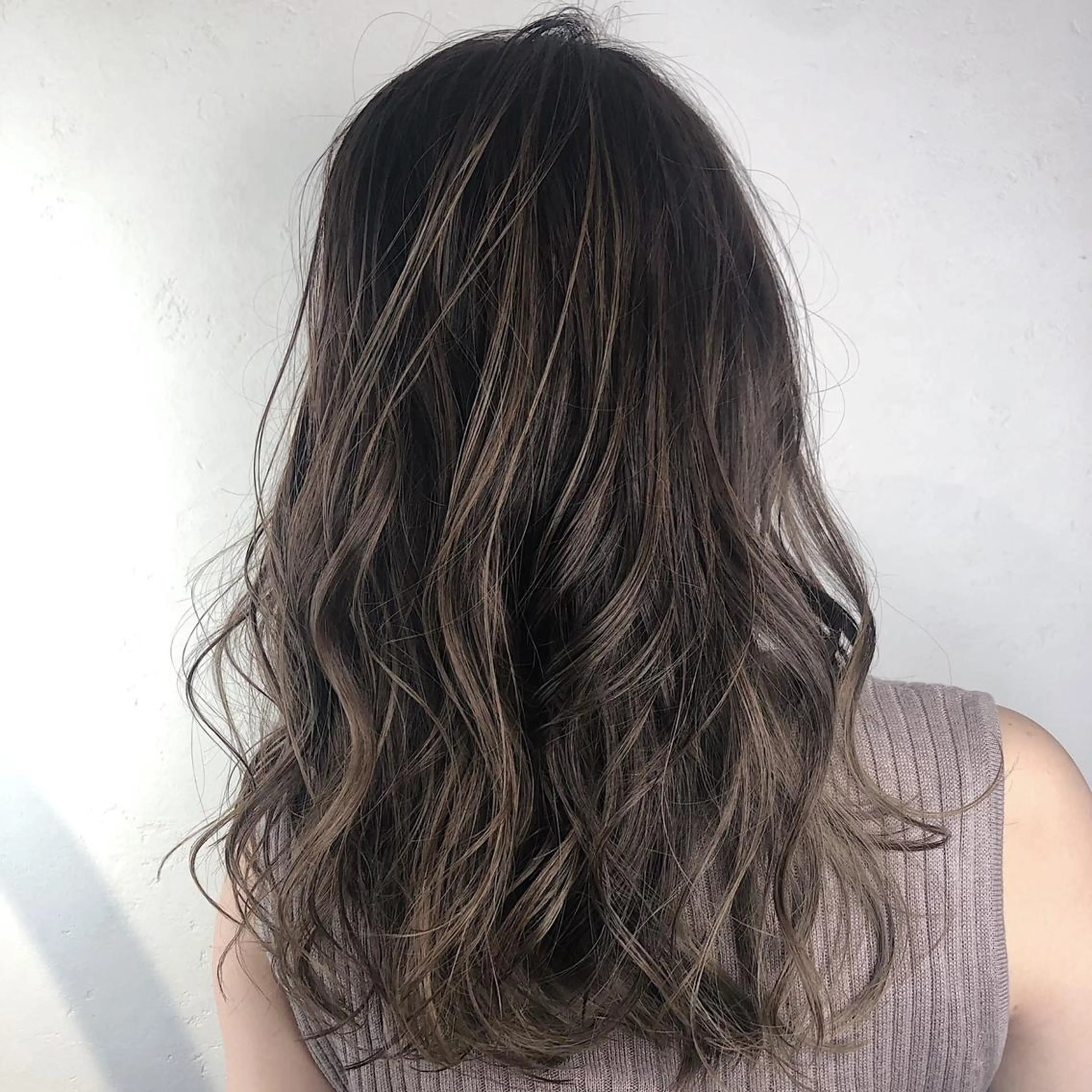 ロング カット ヘアカラー トリートメント アンダーバーホワイト 堺東店のヘアスタイル