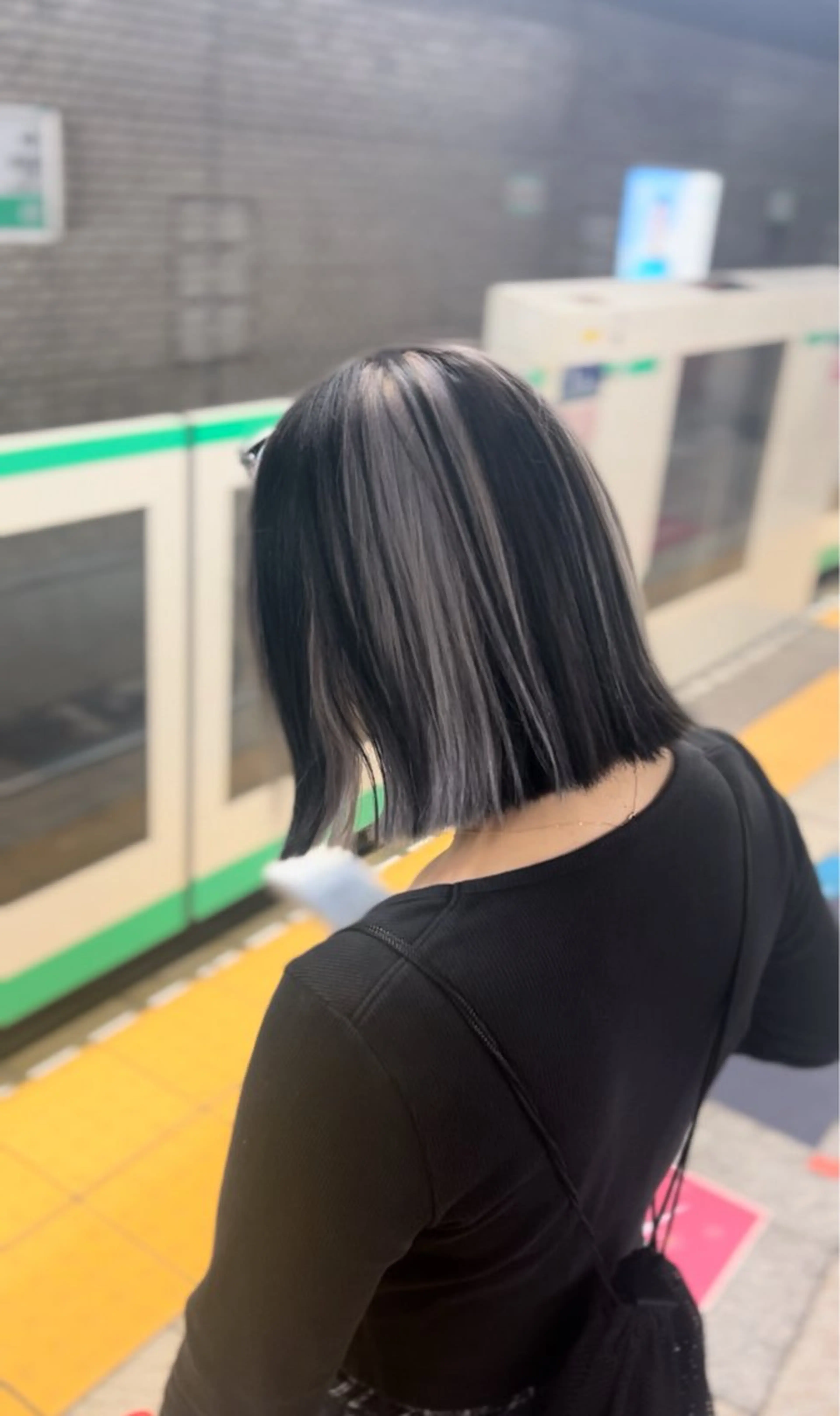 カラー ヘアカラー 🎨たくや/レイヤー /艶ハイトーン🎨のヘアスタイル