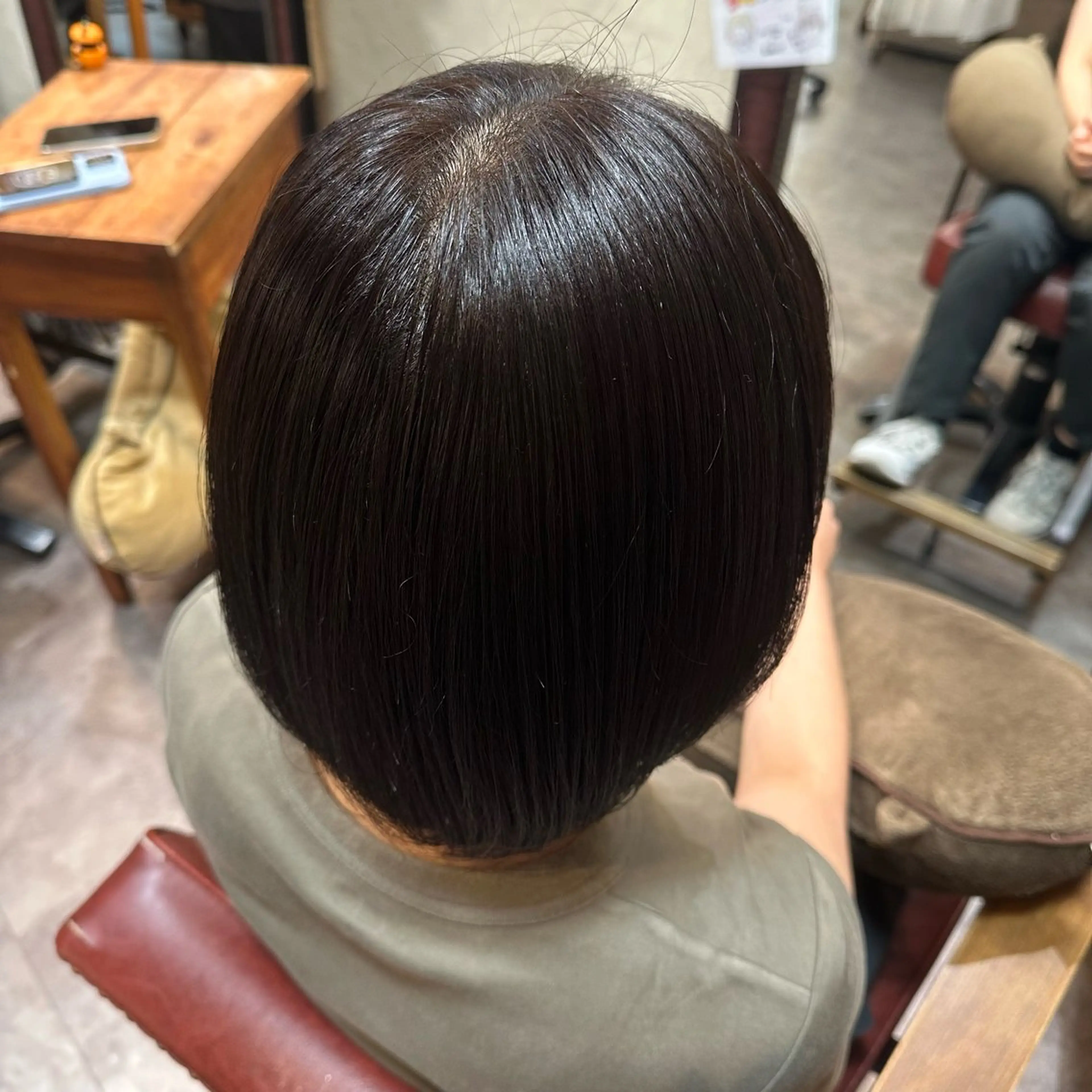 ショート カラー グレージュ オリーブグレージュ オリーブグレー 若林 美帆のヘアスタイル