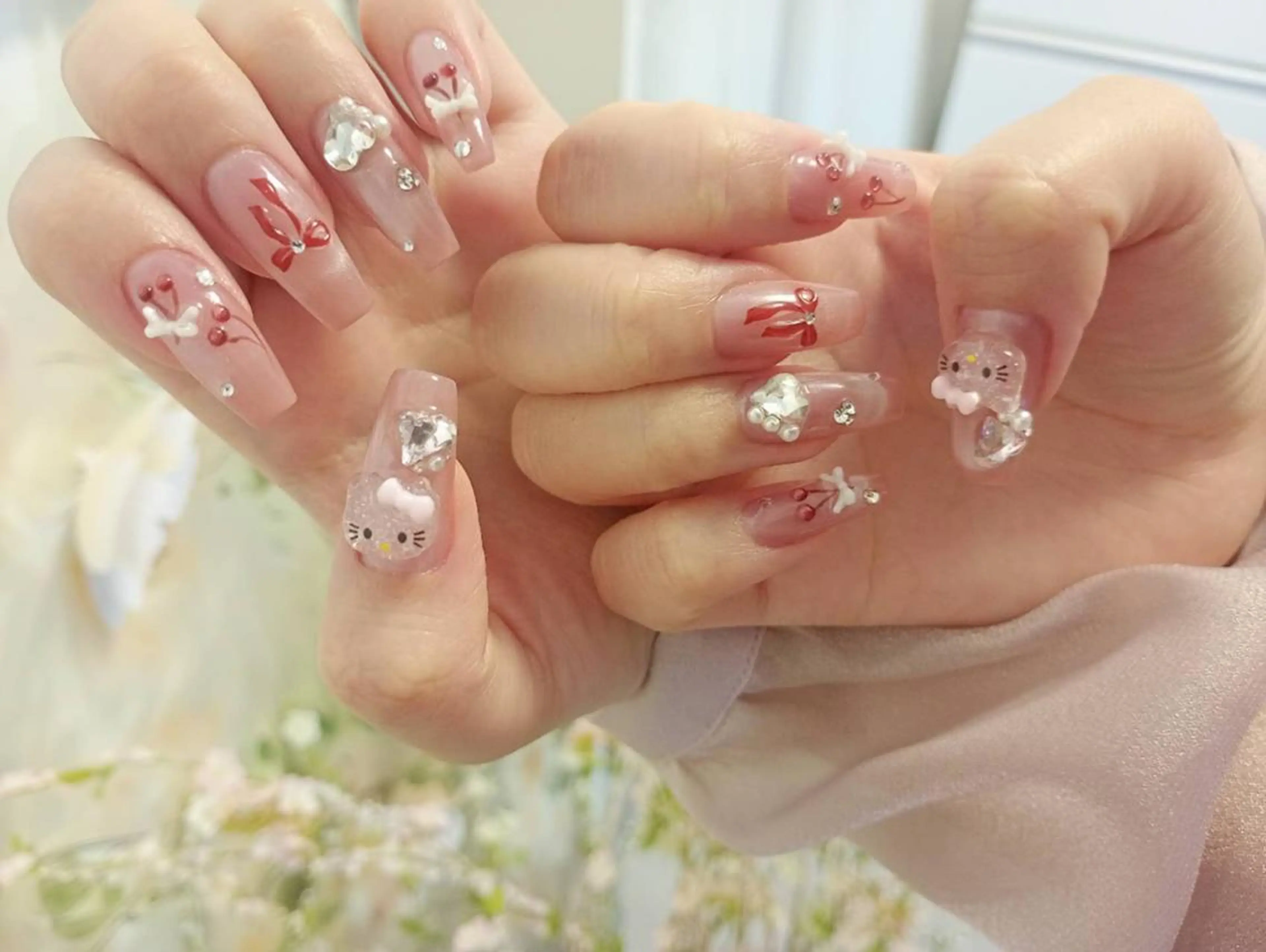 ネイル ガーリー ハート キラキラネイル 韓国ネイル ロングネイル ハンドネイル ハンドケア The Nail & Eye Lashの眉毛・アイブロウイメージ