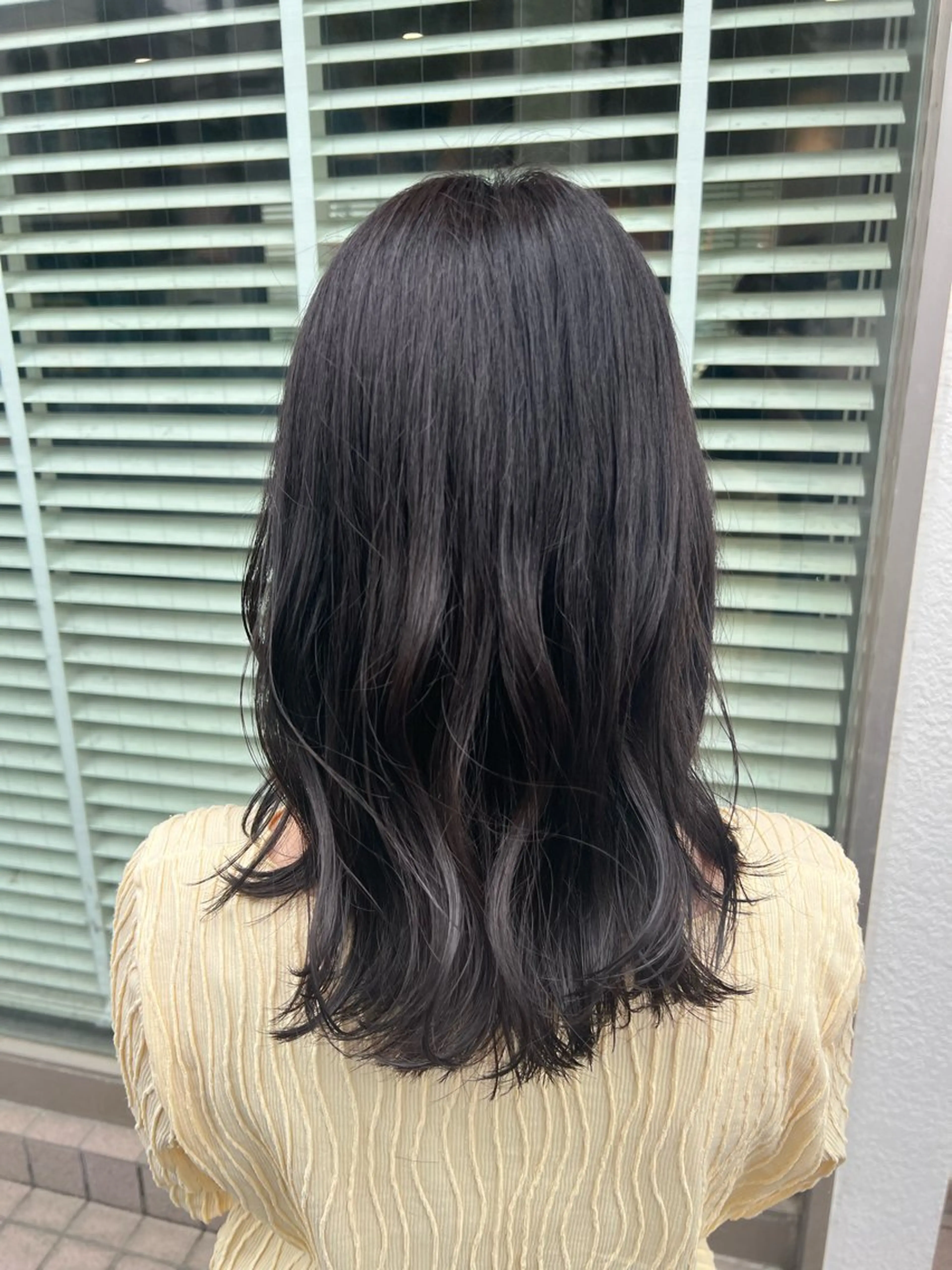 ミディアム カット ヘアカラー トリートメント 吉野 実彩のヘアスタイル