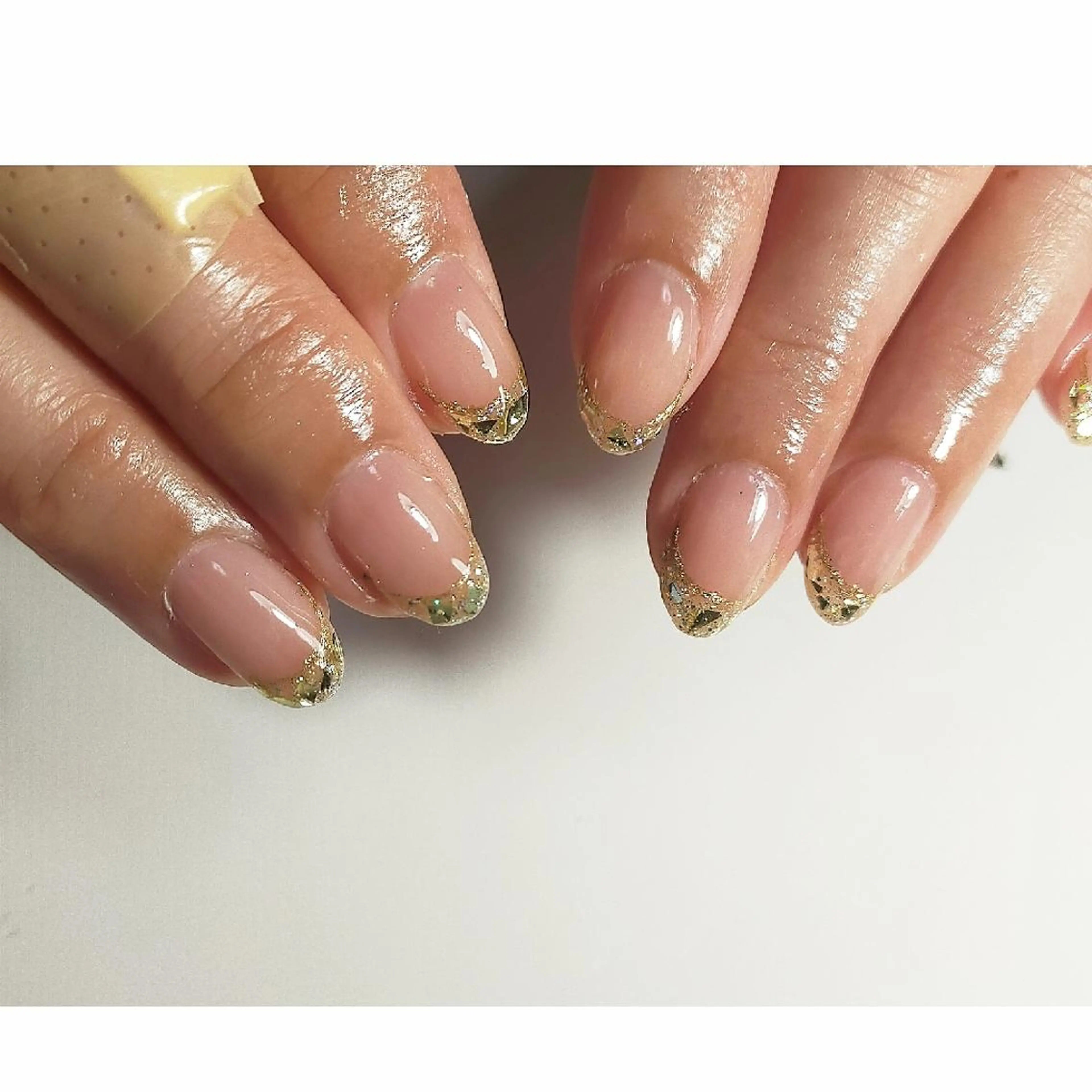 ネイル フレンチネイル ガラスフレンチ Riche. ﾈｲﾙｻﾛﾝﾘｼｪのネイルデザイン