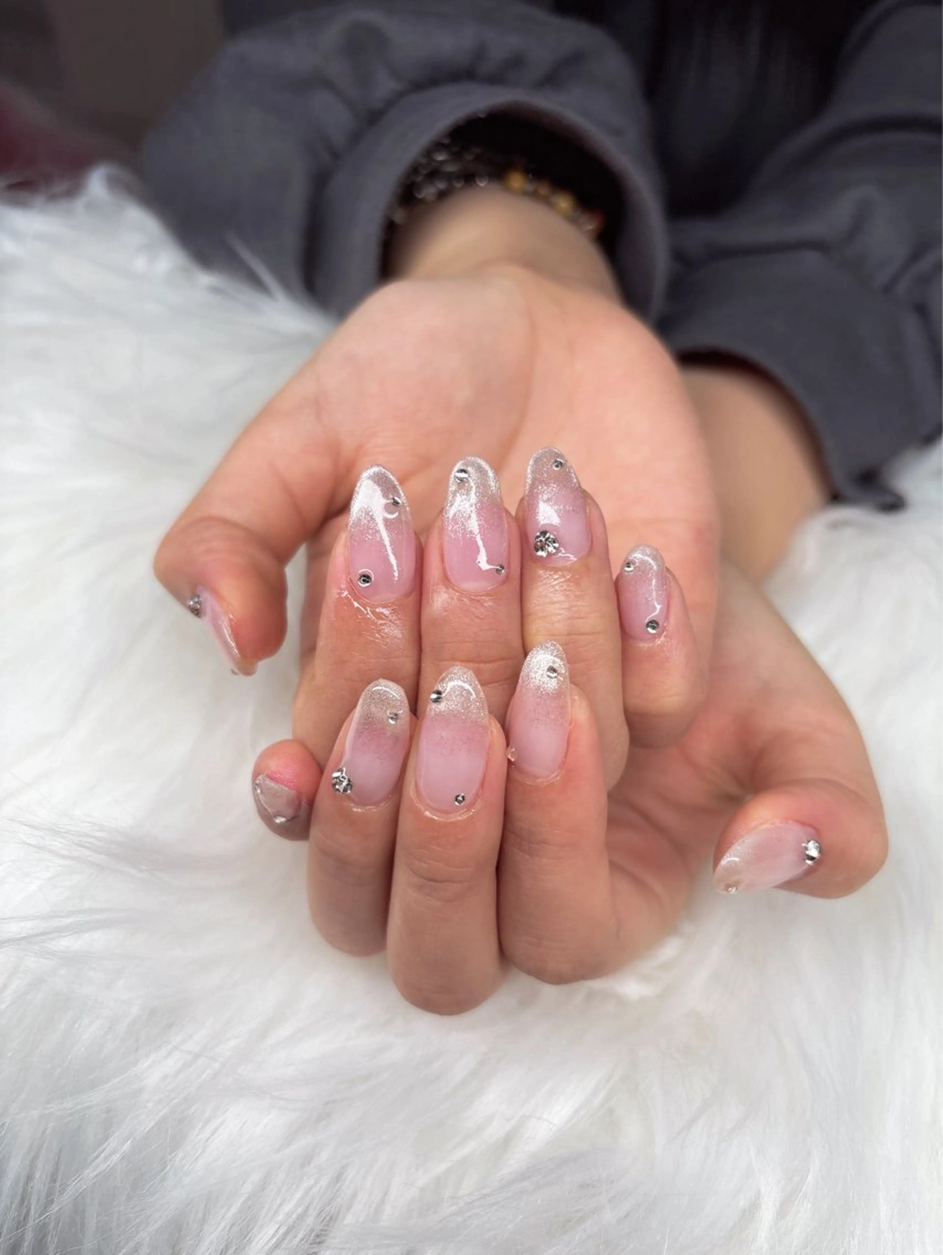 ネイル フレンチネイル マグネットネイル マグネットフレンチ 鶴橋♡̴⟡.˚ネイル kpop.ワンホンのネイルデザイン