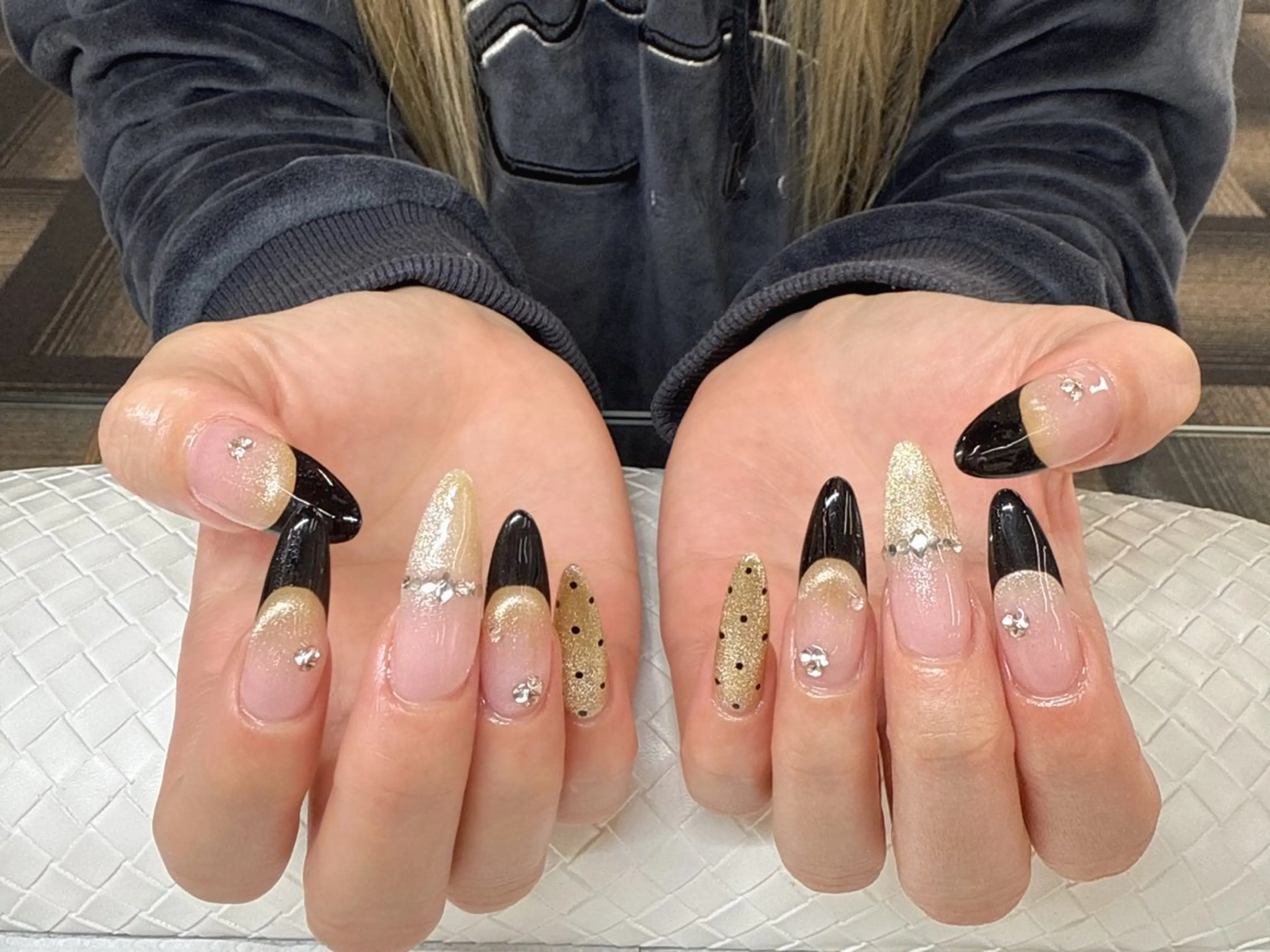 ネイル 長さ出し フットネイル フレンチネイル ジェルネイル ガーリー ハンドネイル NYネイルサロン 千葉中央店のネイルデザイン