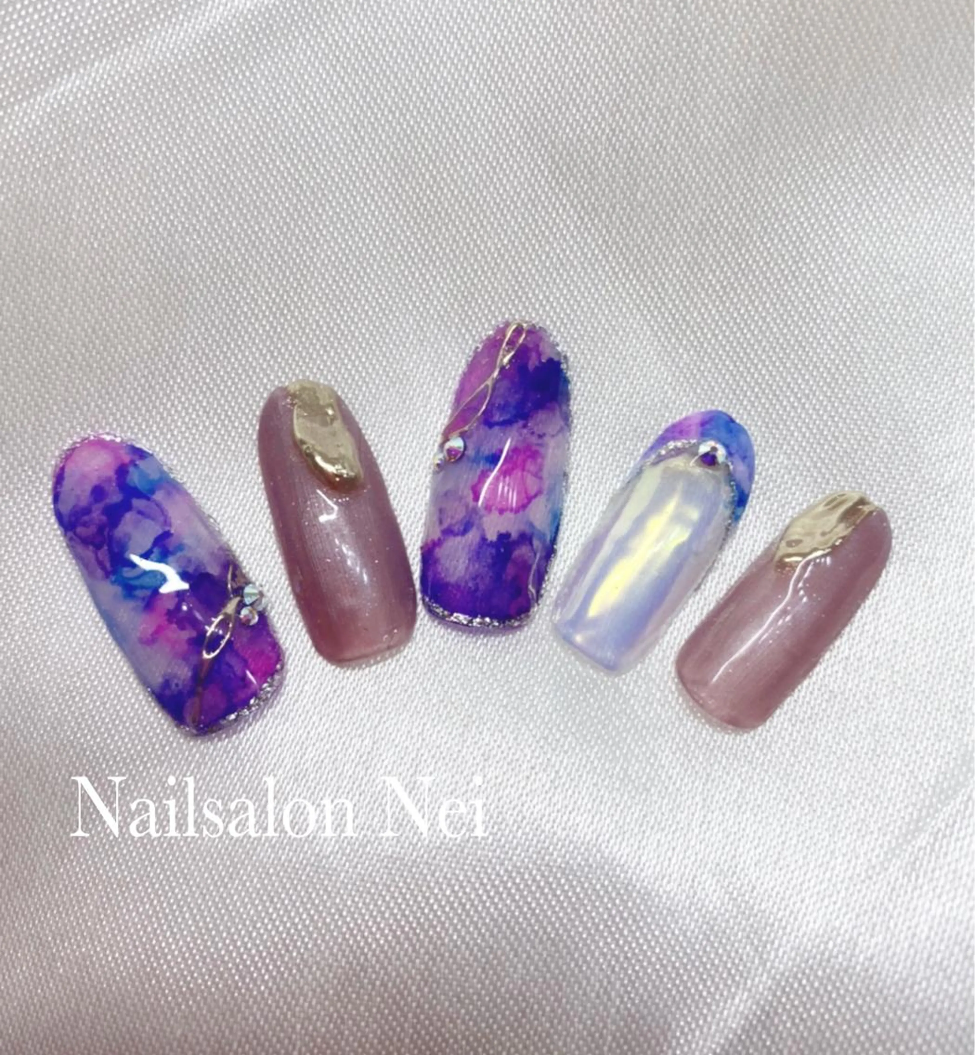 ネイル オーロラネイル 夏ネイル Nailsalon Ｒ《喜多見3分》のネイルデザイン