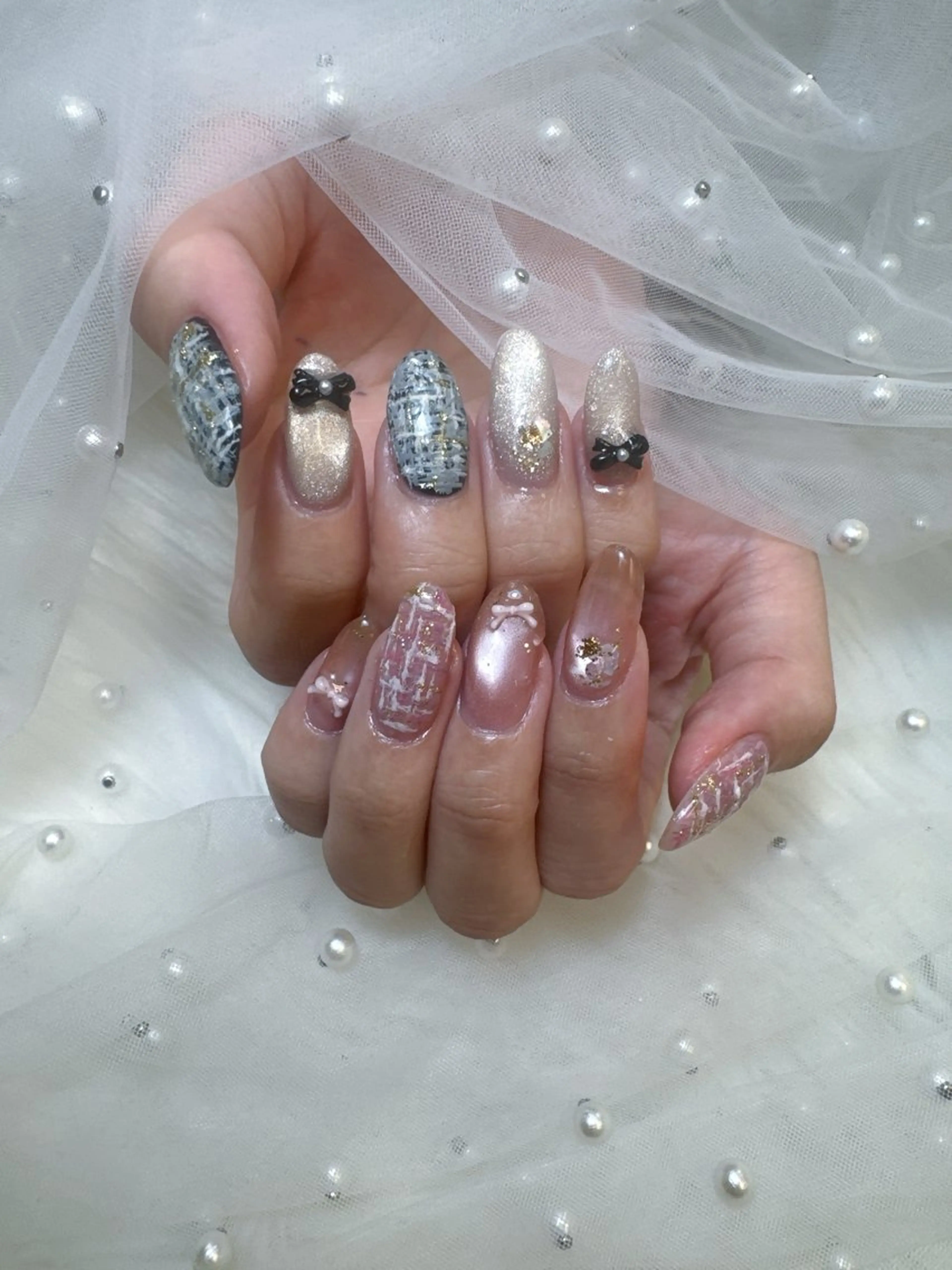 ネイル 成人式 フレンチネイル ジェルネイル ガラスフレンチ キラキラネイル ハンドネイル Queeens nailのネイルデザイン