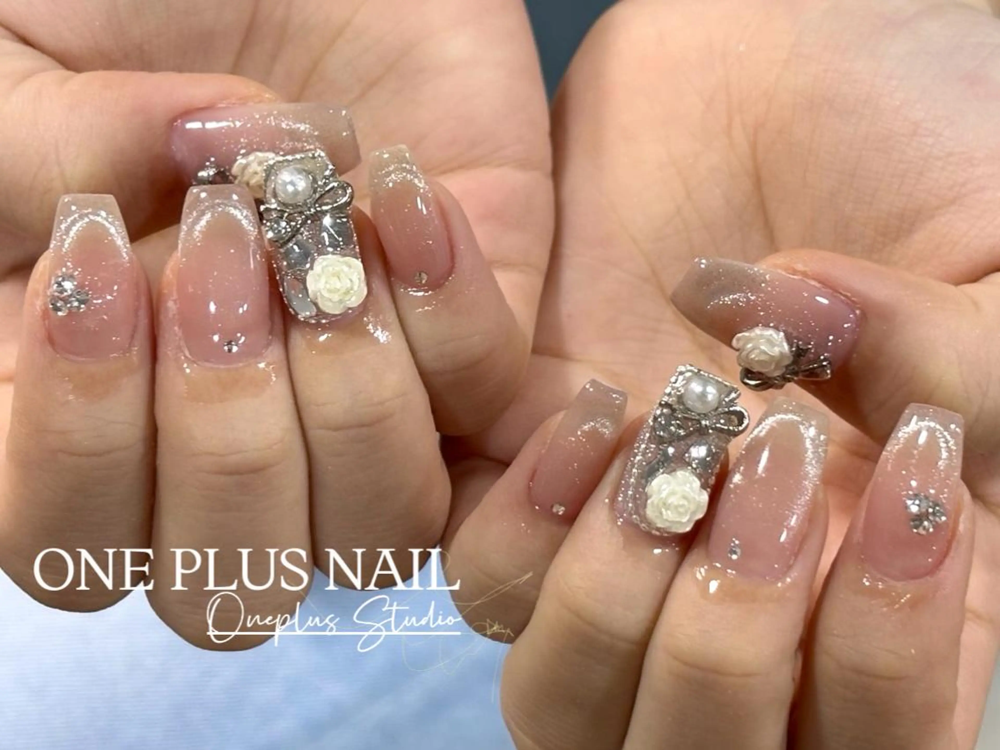 ネイル アートネイル オーロラネイル ガーリー キラキラネイル 韓国ネイル haruka 🧸のネイルデザイン