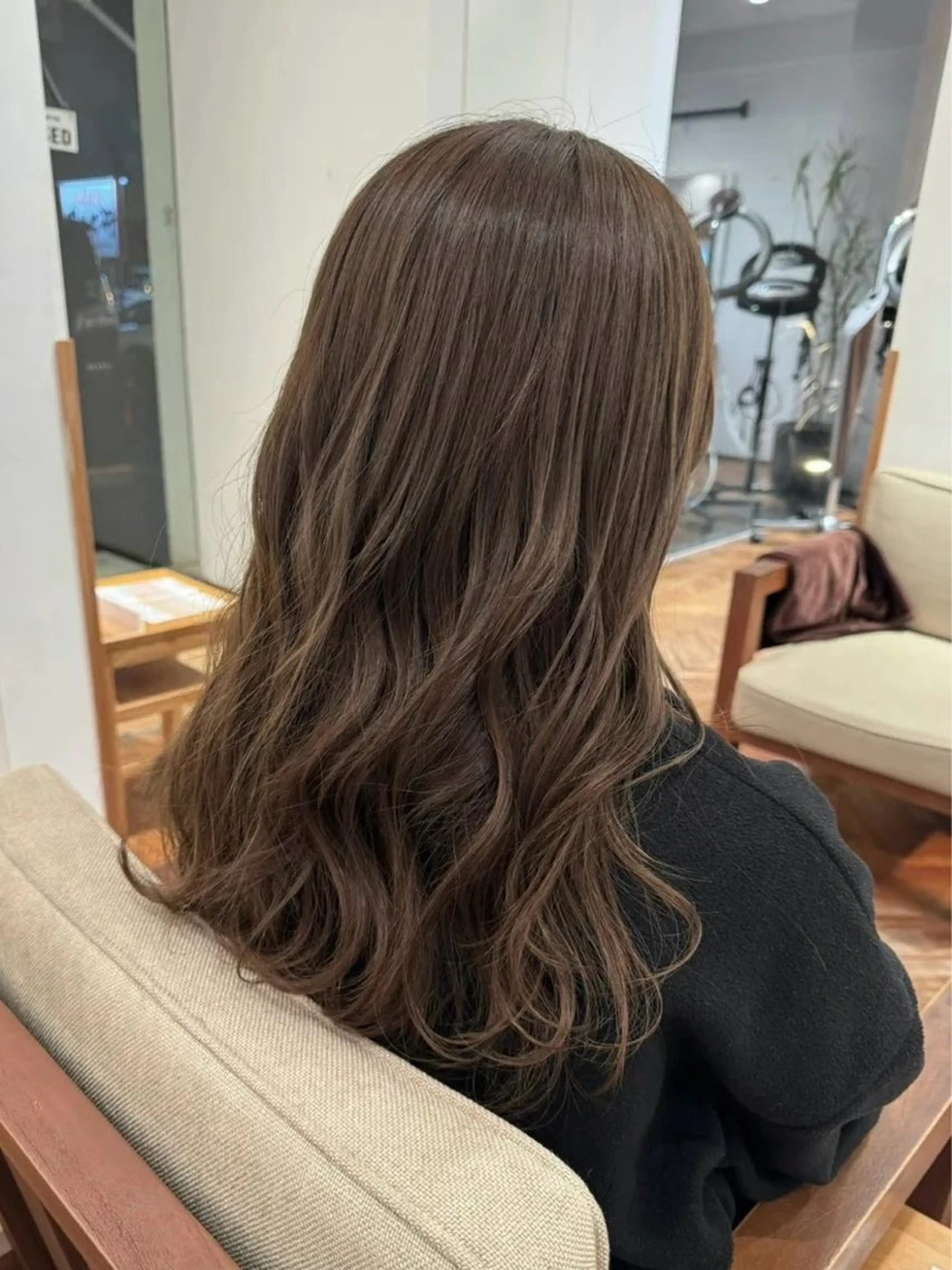 ロング カラー 吉田 新平のヘアスタイル