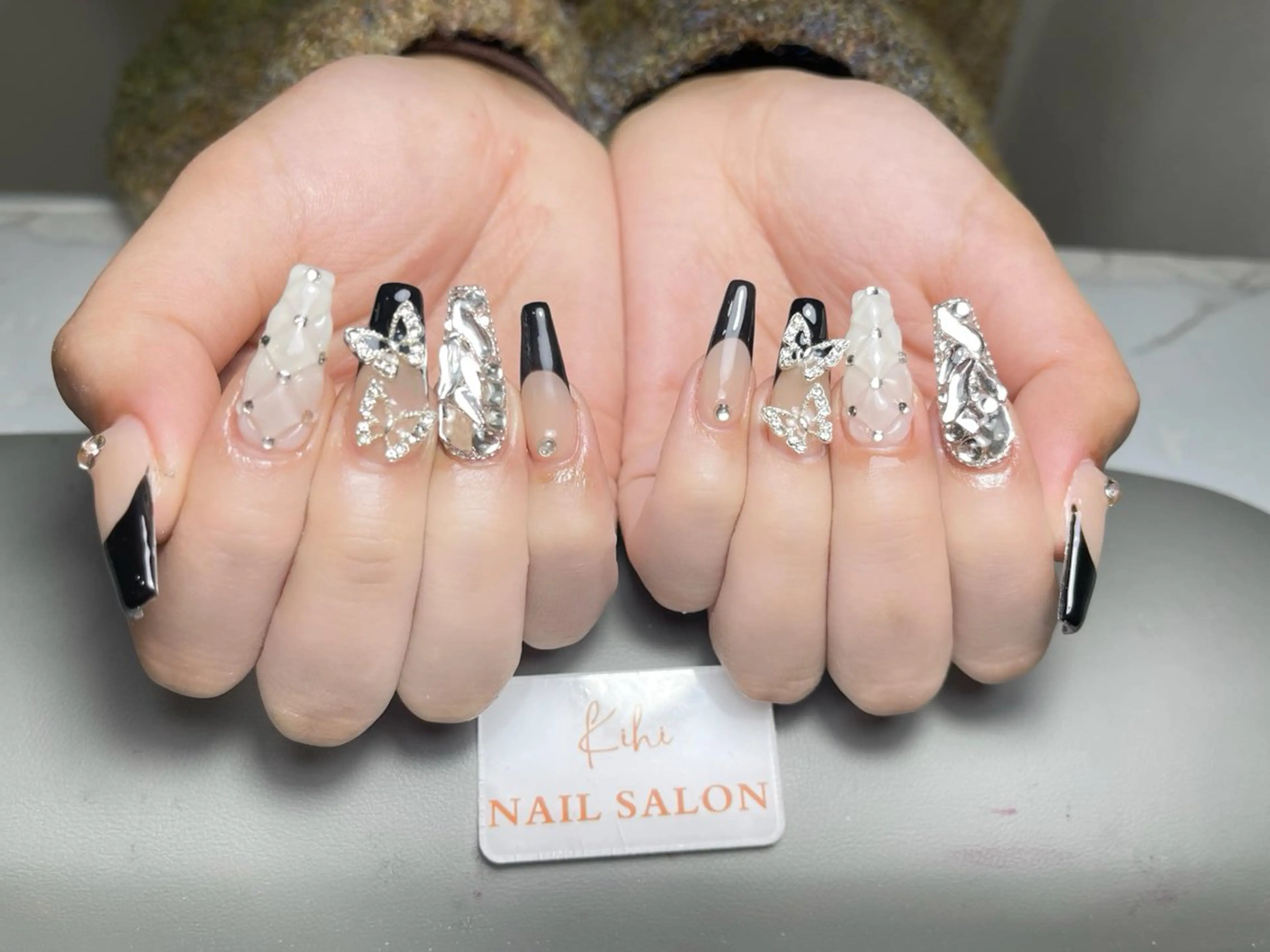 ネイル アートネイル フレンチネイル ジェルネイル グラデーション 韓国ネイル ハンドネイル 💕鈴木ユリ パラジェル/オフ無料のネイルデザイン