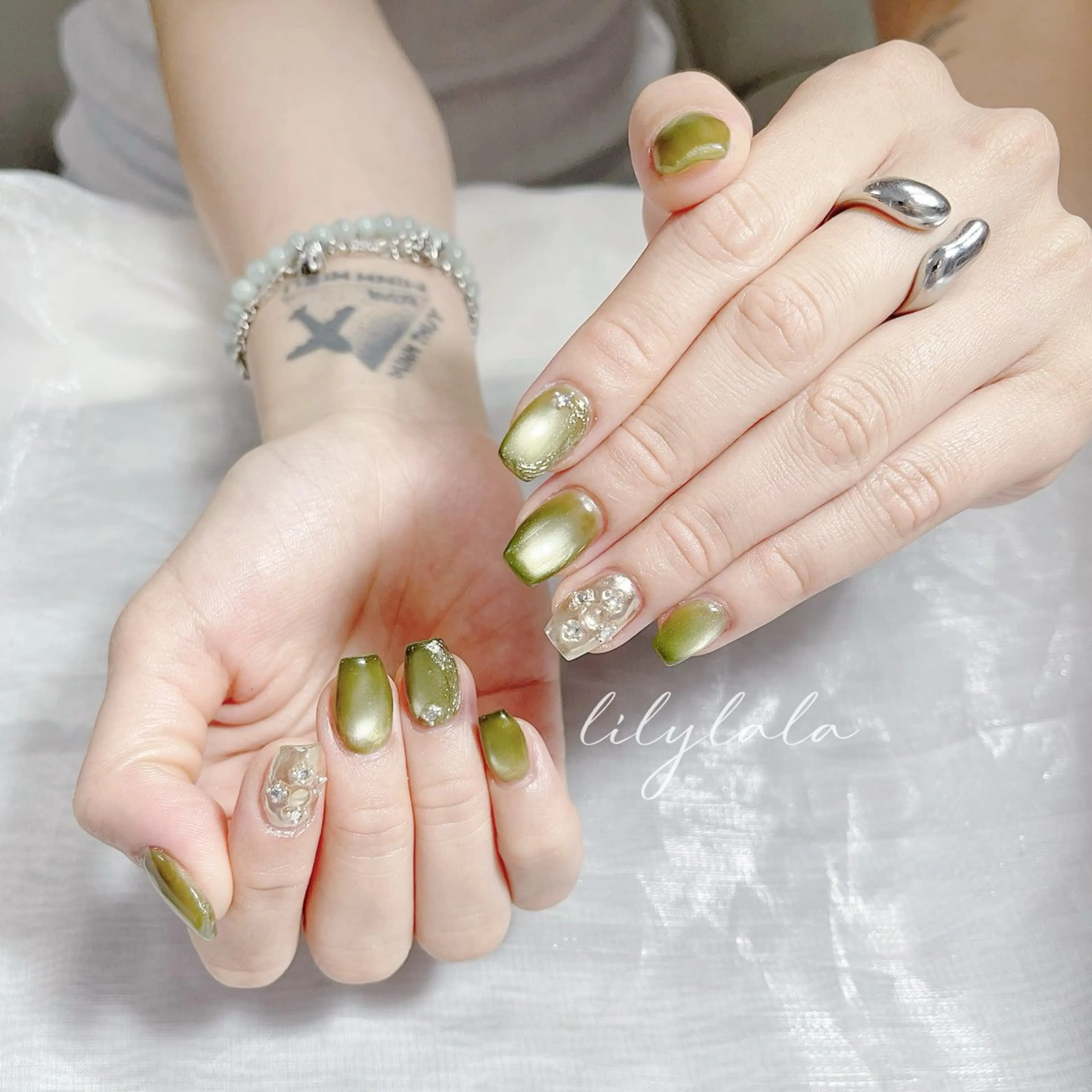 ネイル ジェルネイル グラデーション キラキラネイル ミラーネイル ニュアンスネイル ハンドネイル Kitty Nailのネイルデザイン