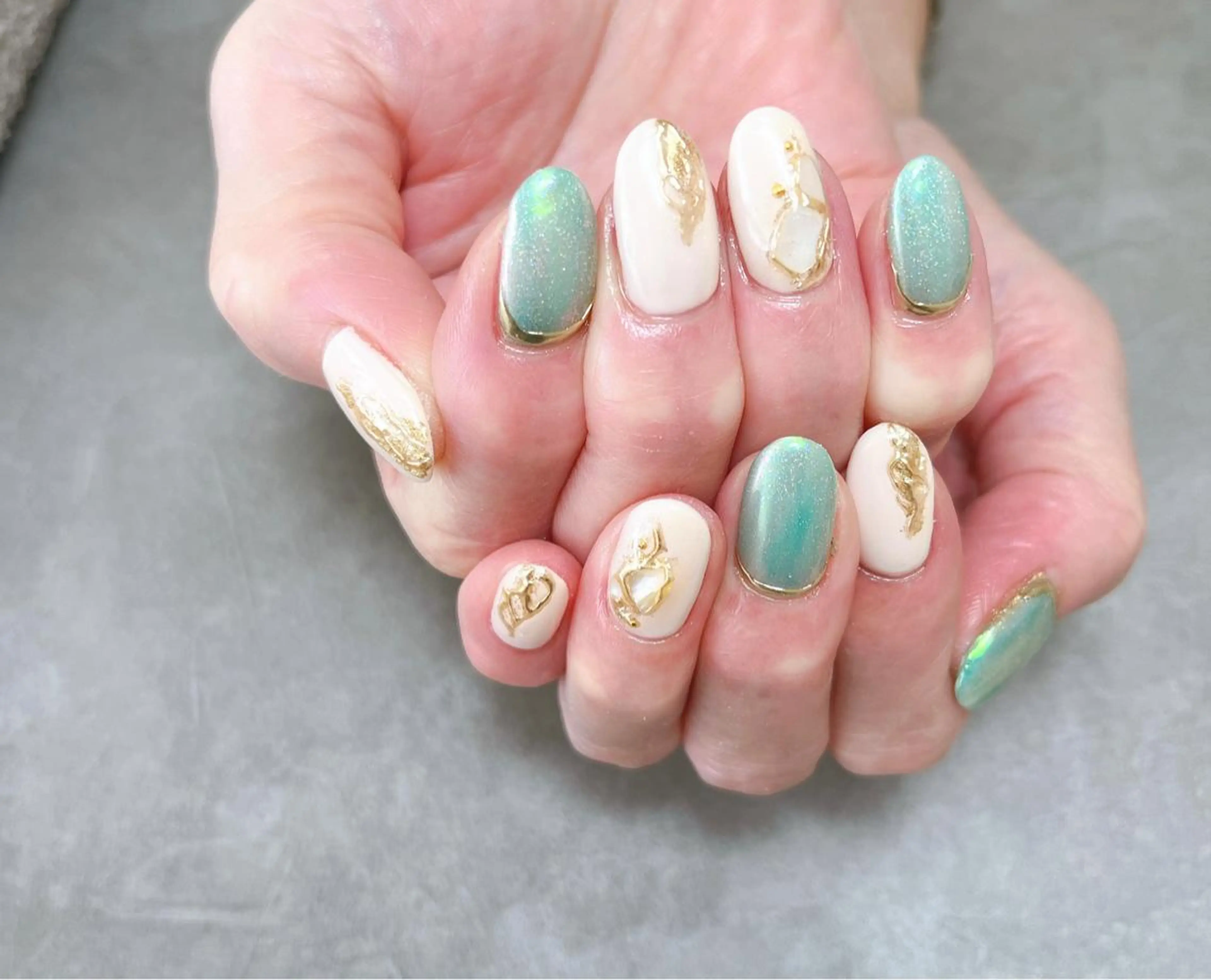 ネイル オーロラネイル nailsalon Graciaのネイルデザイン