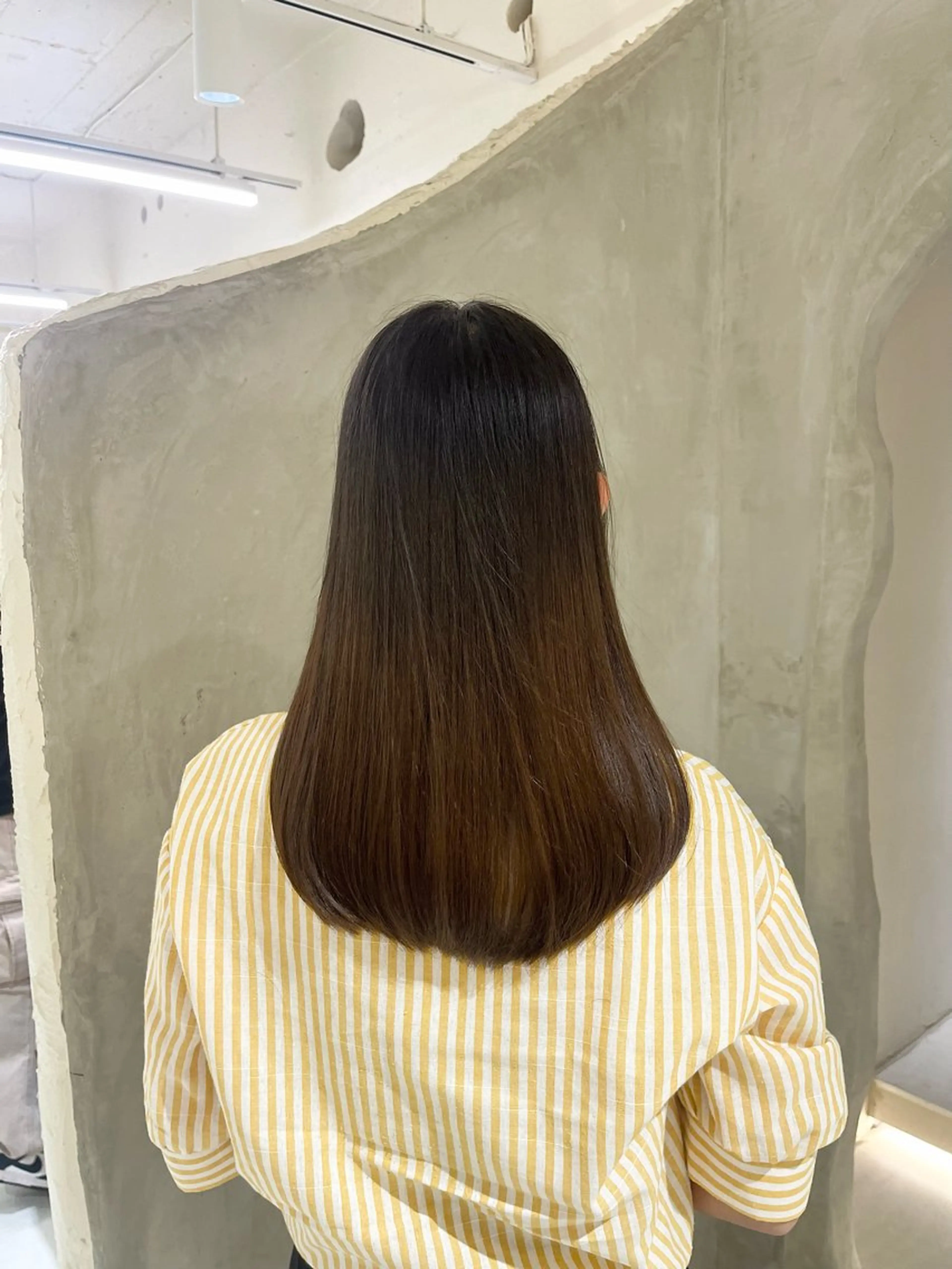 セミロング カット 切りっぱなしボブ/ 艶カラー/綾莉のヘアスタイル