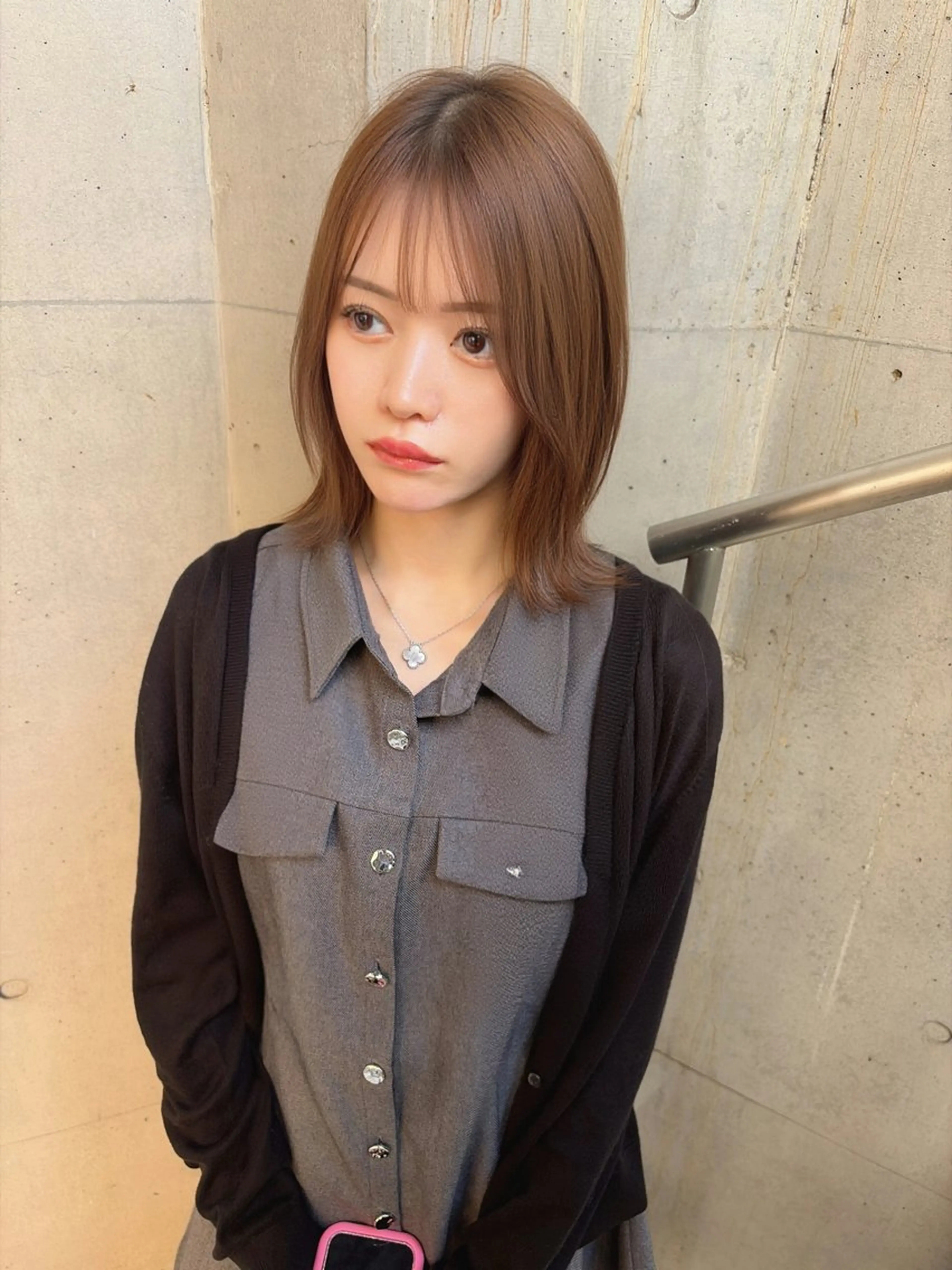 ミディアム ミディアムレイヤー レイヤーカット カット 当日予約OKカット モデル濱川響太のヘアスタイル
