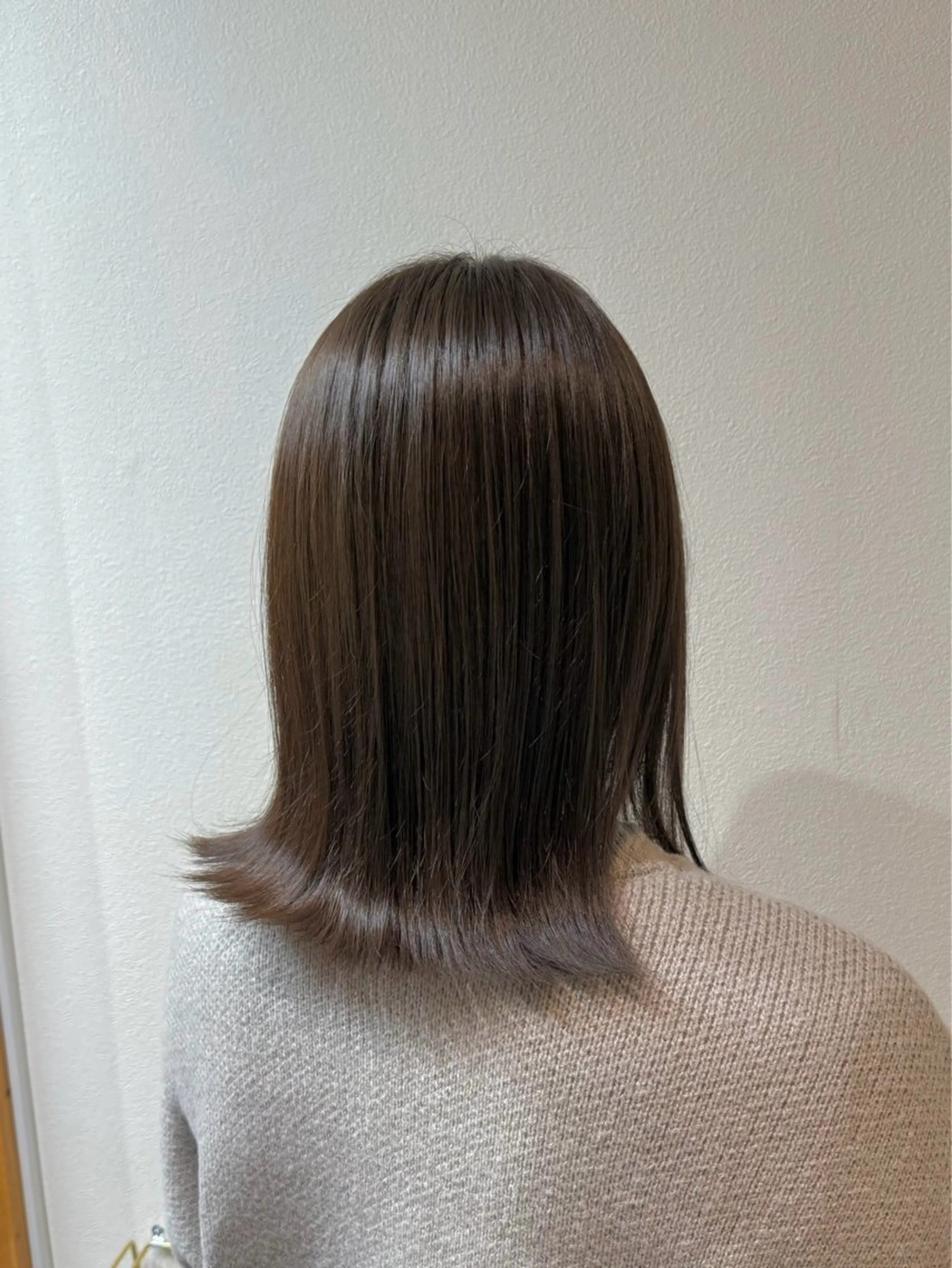 ミディアム アッシュ アッシュグレー アッシュグレージュ カット ヘアカラー トリートメント NANA / MONDのヘアスタイル