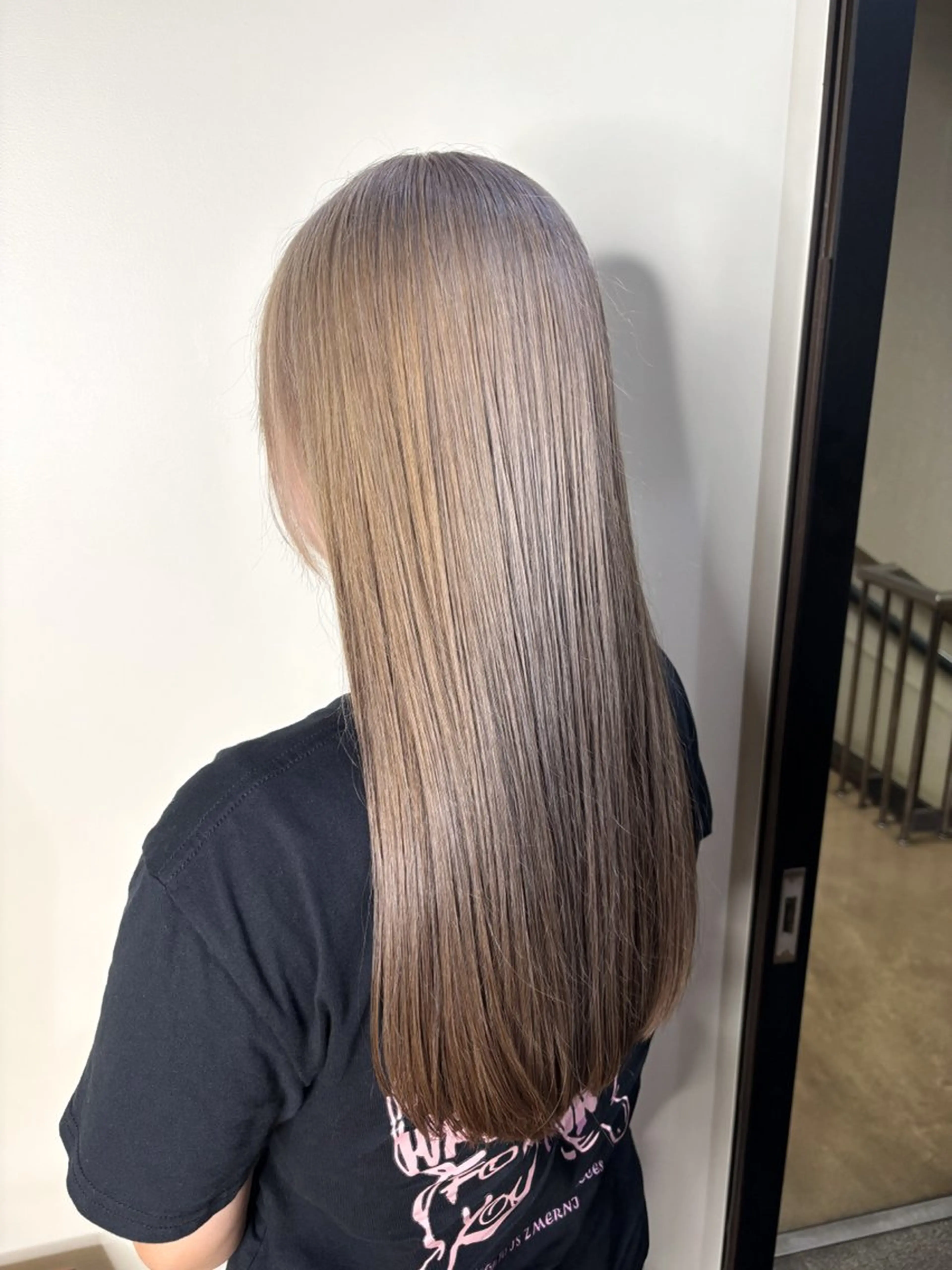 ミディアム ヘアカラー 透明感🌱ハイトーン ✨艶髪🫧川﨑　翼のヘアスタイル