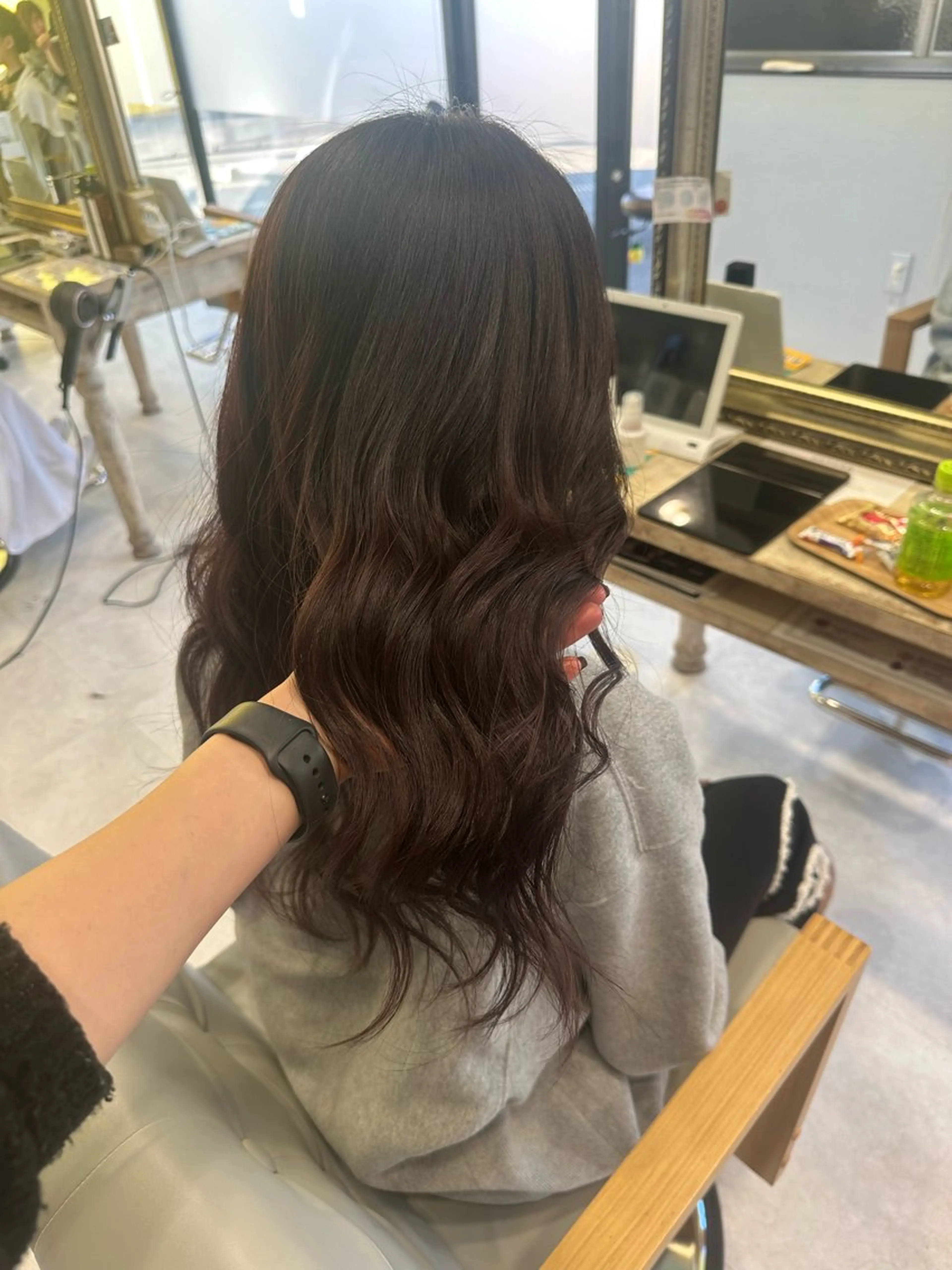 🌺海外風潤ツヤカラー🫧(全体を明るくしたい、暗くしたい、色味をチェンジしたいお客様に!)の写真