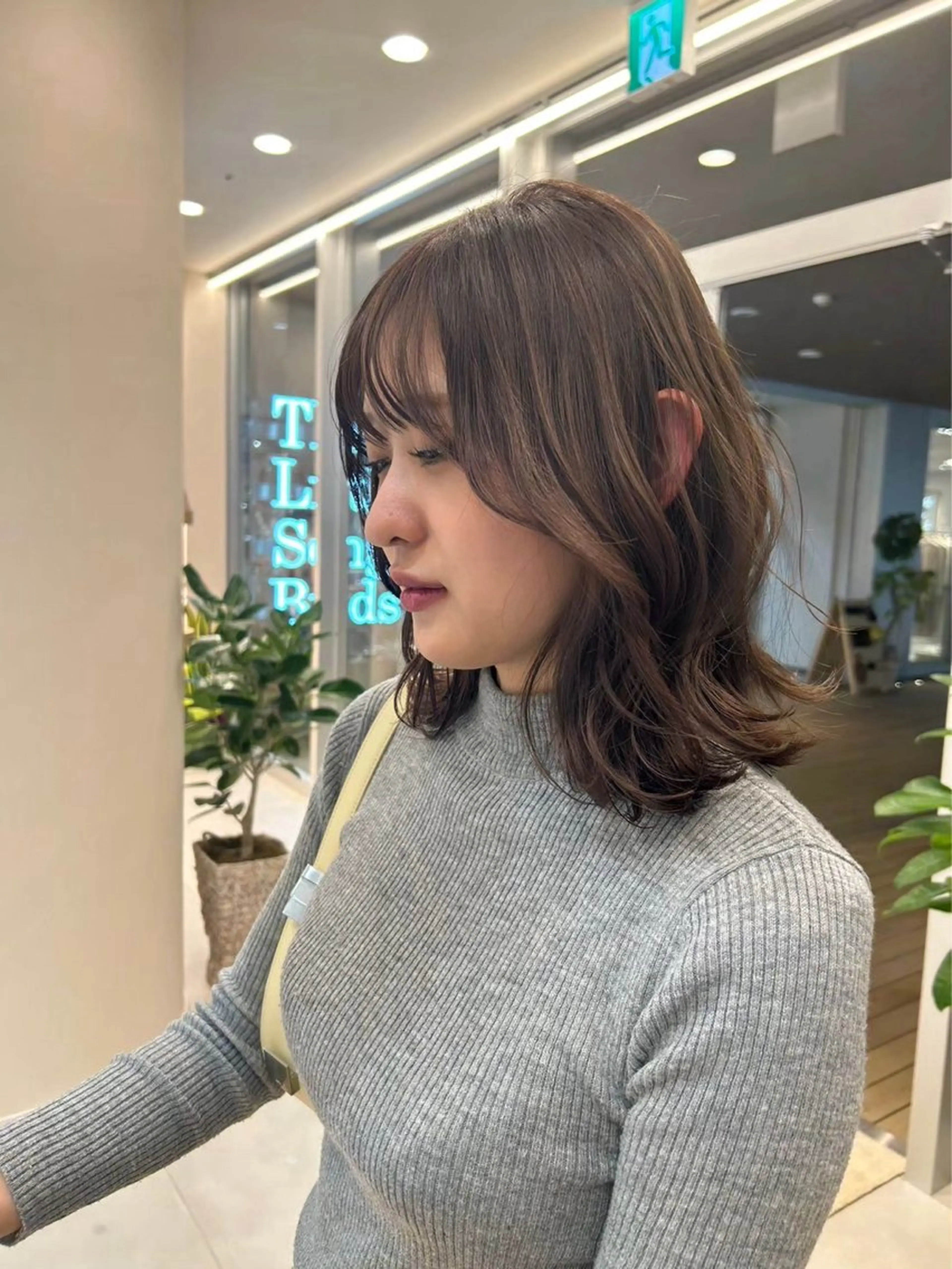 ミディアム 宮原 智美のヘアスタイル