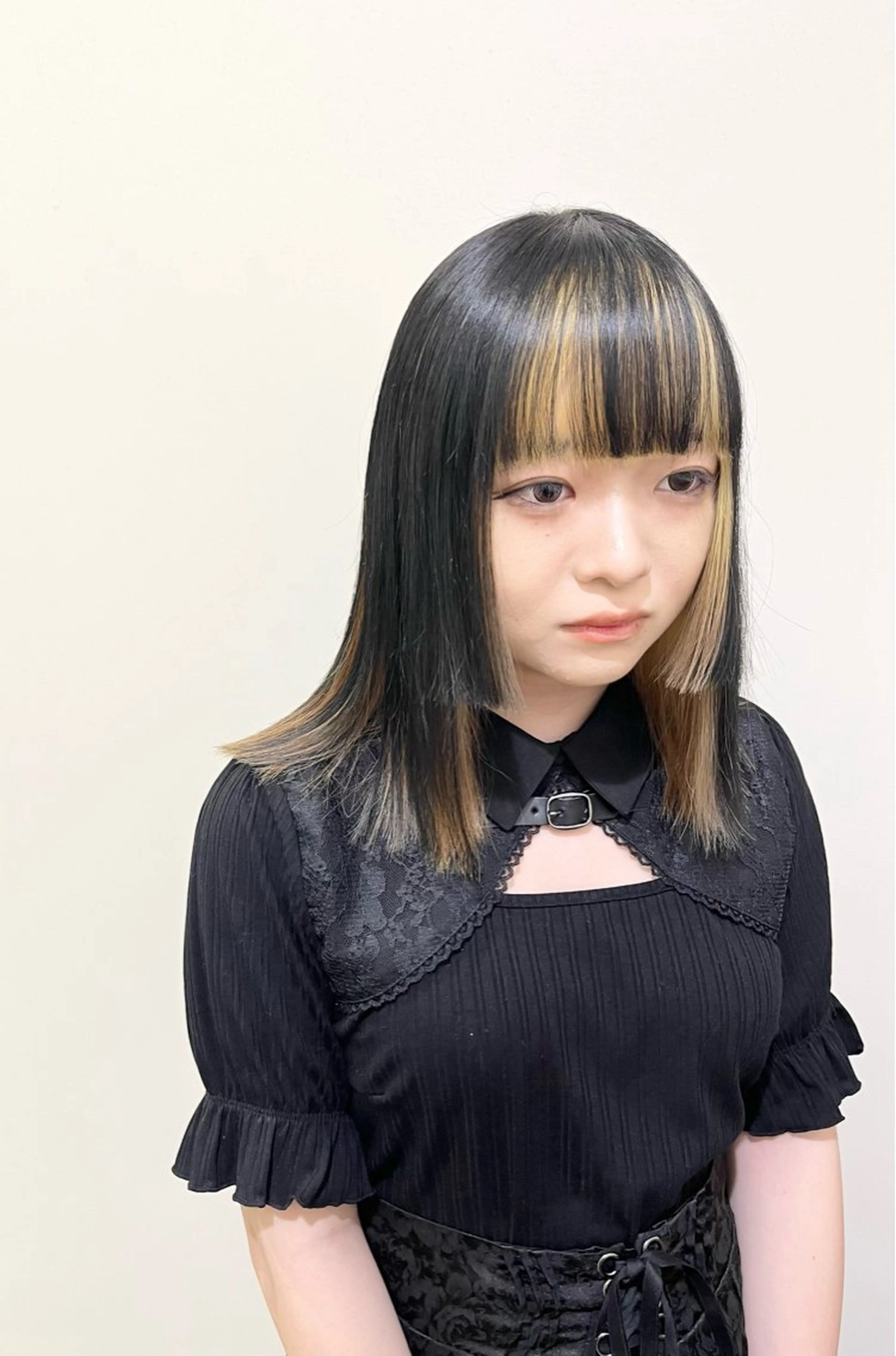 セミロング カラー インナーカラー 狩野 歩のヘアスタイル