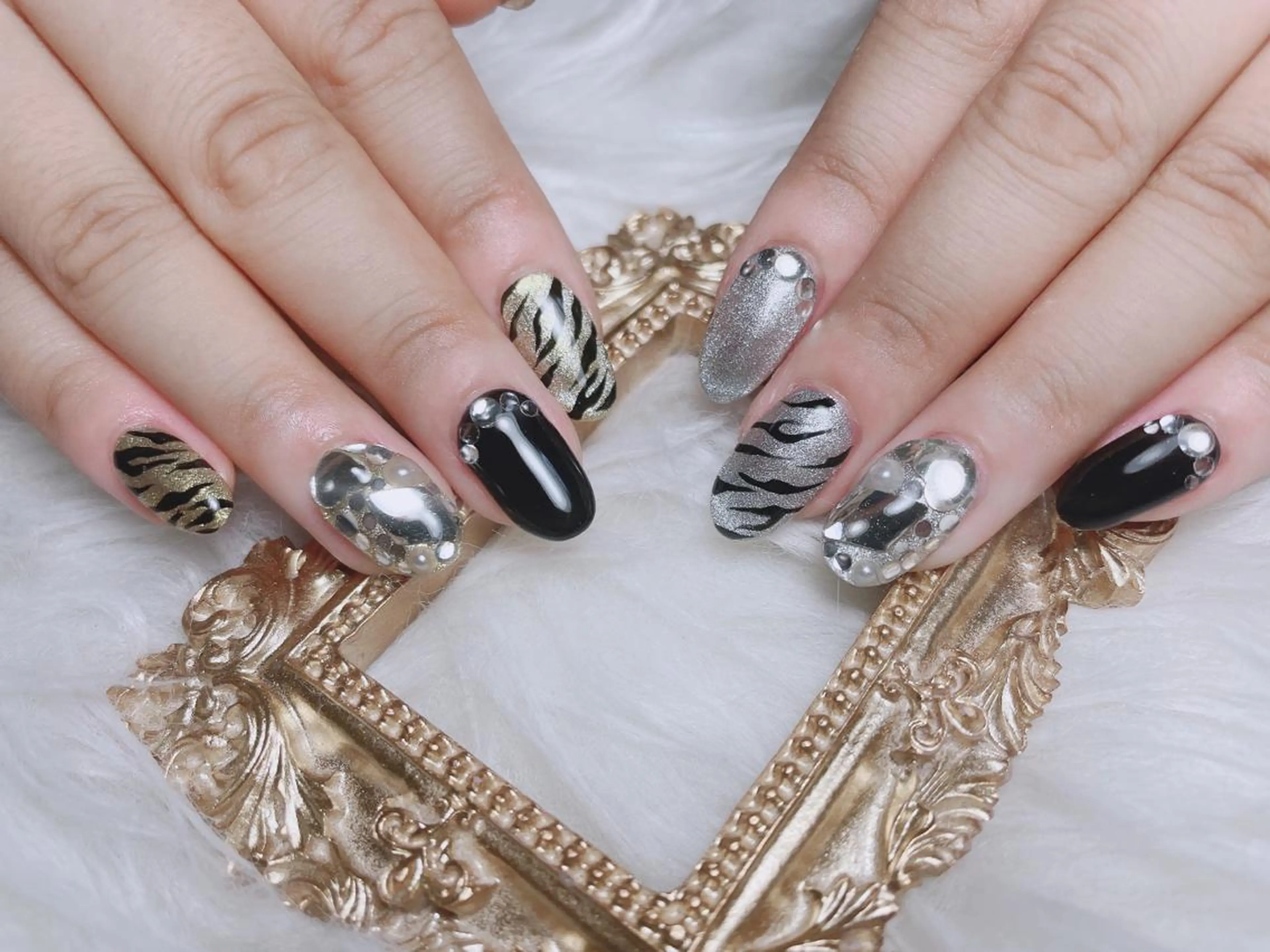 ネイル MiKi Nai池袋 長さだし得意のネイルデザイン