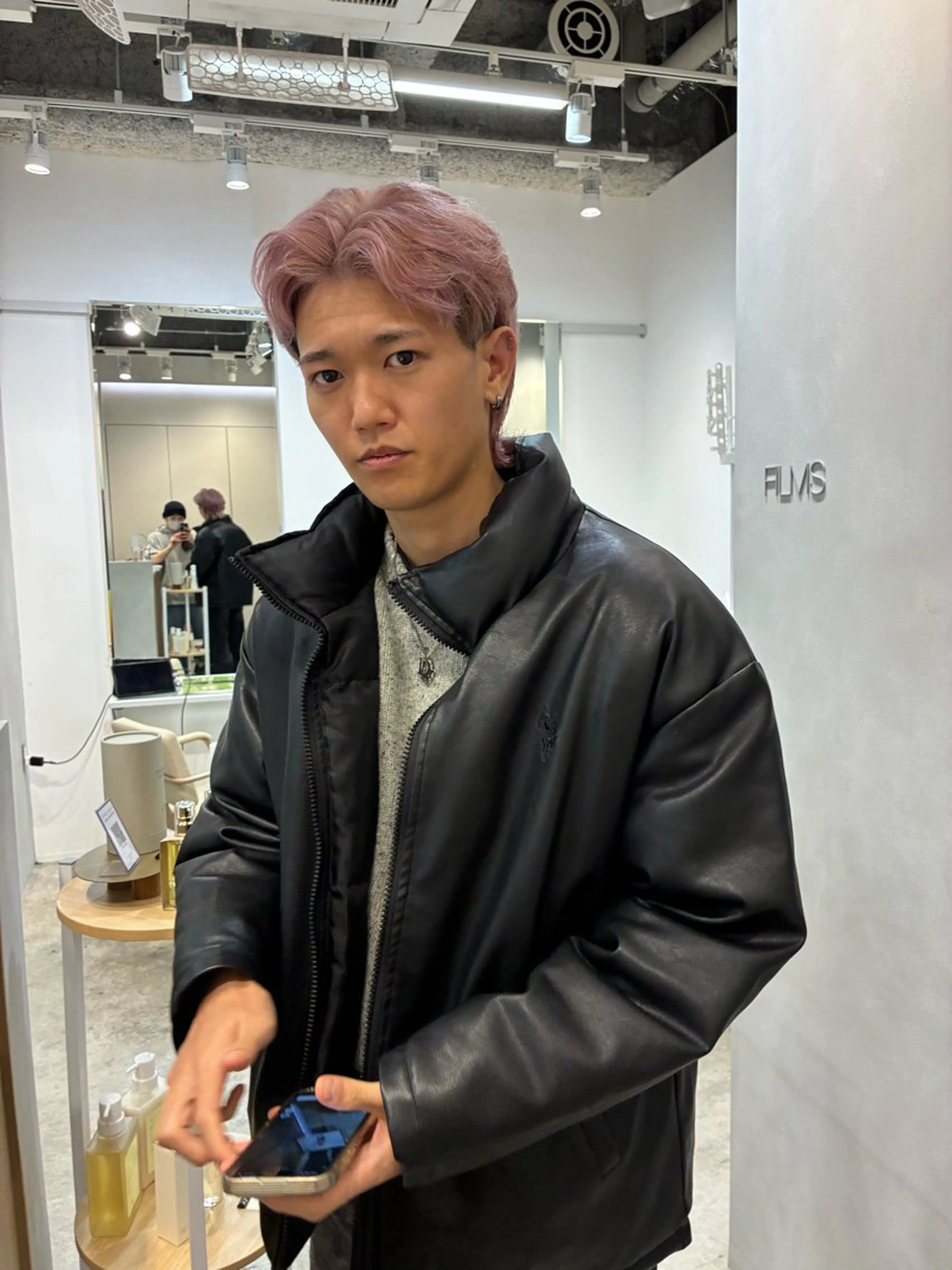 ショート カラー ブリーチ ケアブリーチ 透明感カラー ハイトーンカラー ピンクカラー ヘアカラー 透明感カラー/オリー ブカラー/畠山大のヘアスタイル