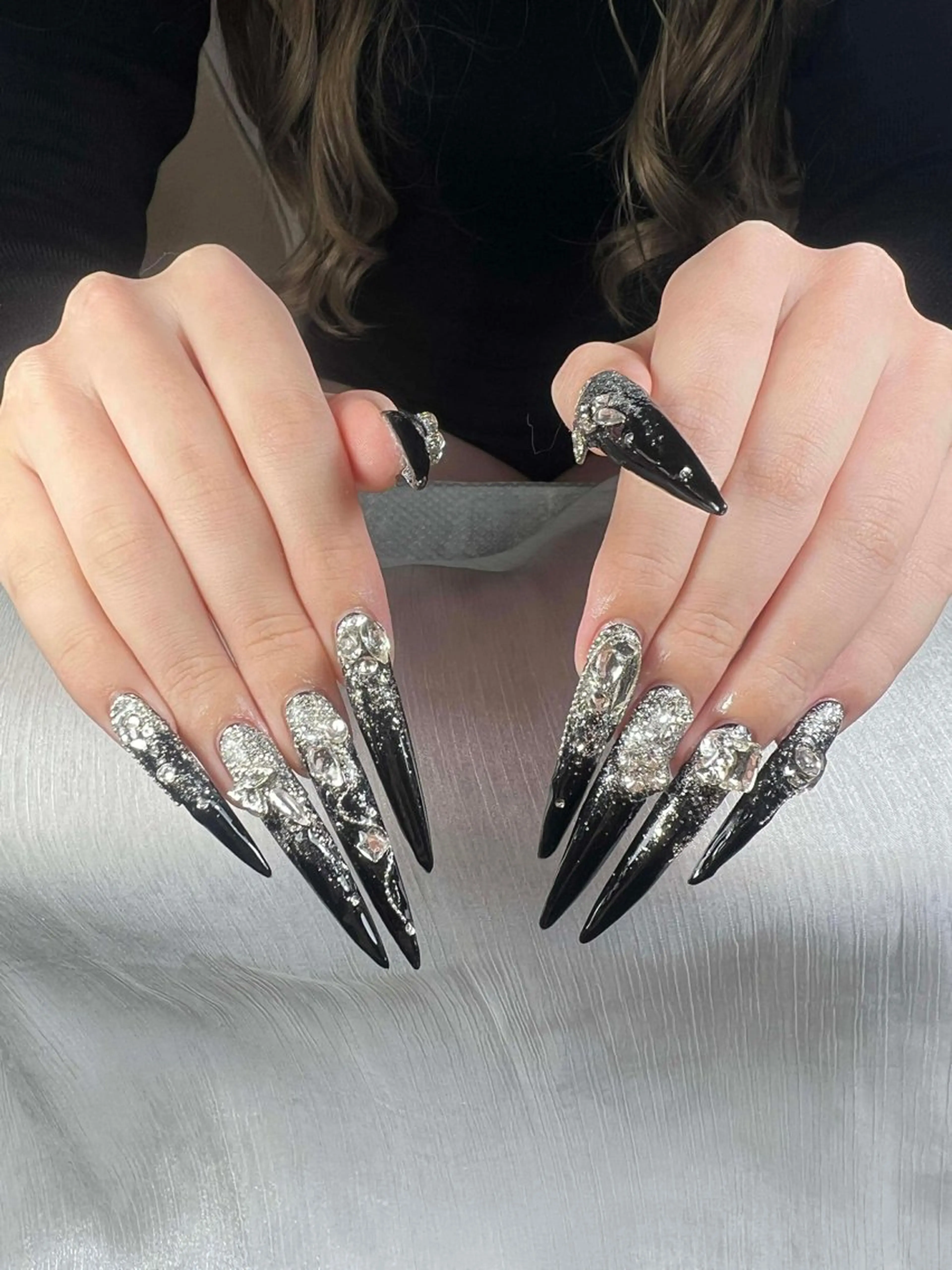 ネイル アートネイル オーロラネイル チークネイル 長さ出し フットネイル ハンドネイル ハンドケア Mio_ Noiranailのネイルデザイン