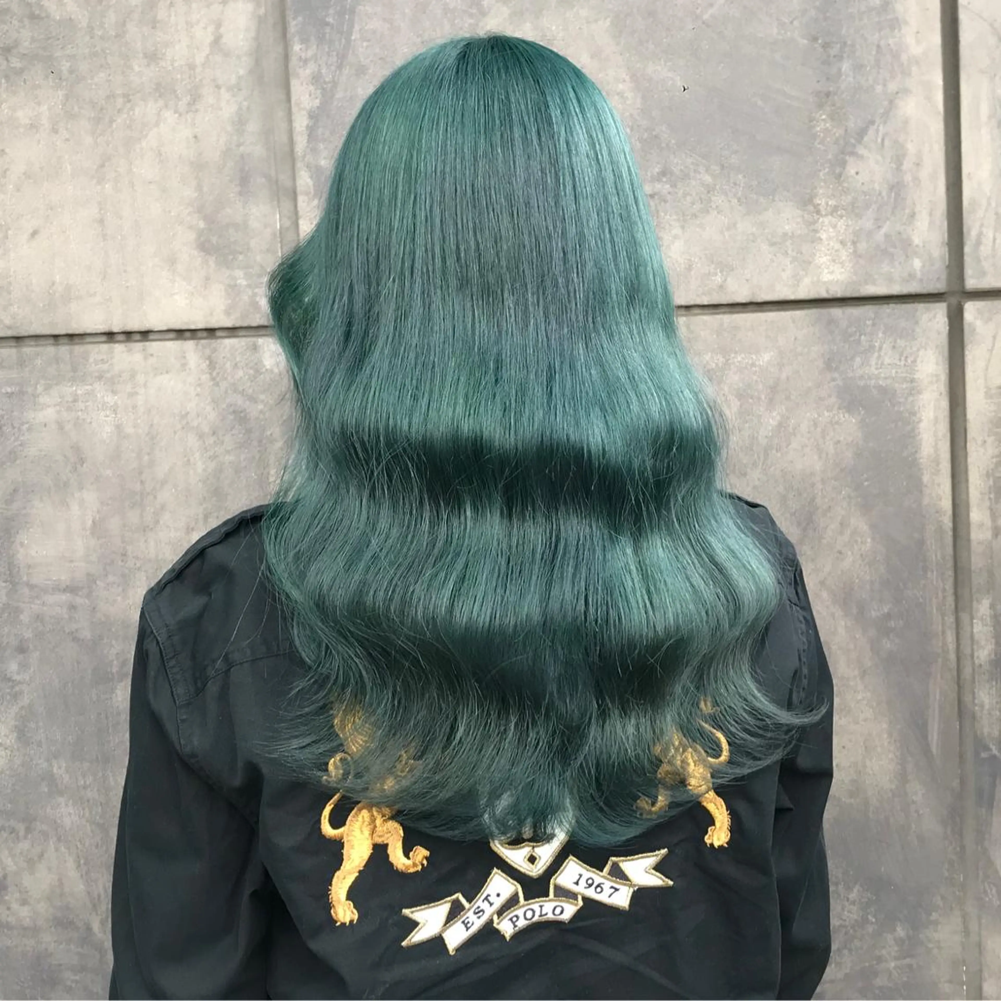 ロング カラー ブリーチ エメラルドグリーン ヨシンモリ ムルギョル巻き 韓国風ヘア K-POP好き美容師 🇰🇷Kai.Yのヘアスタイル