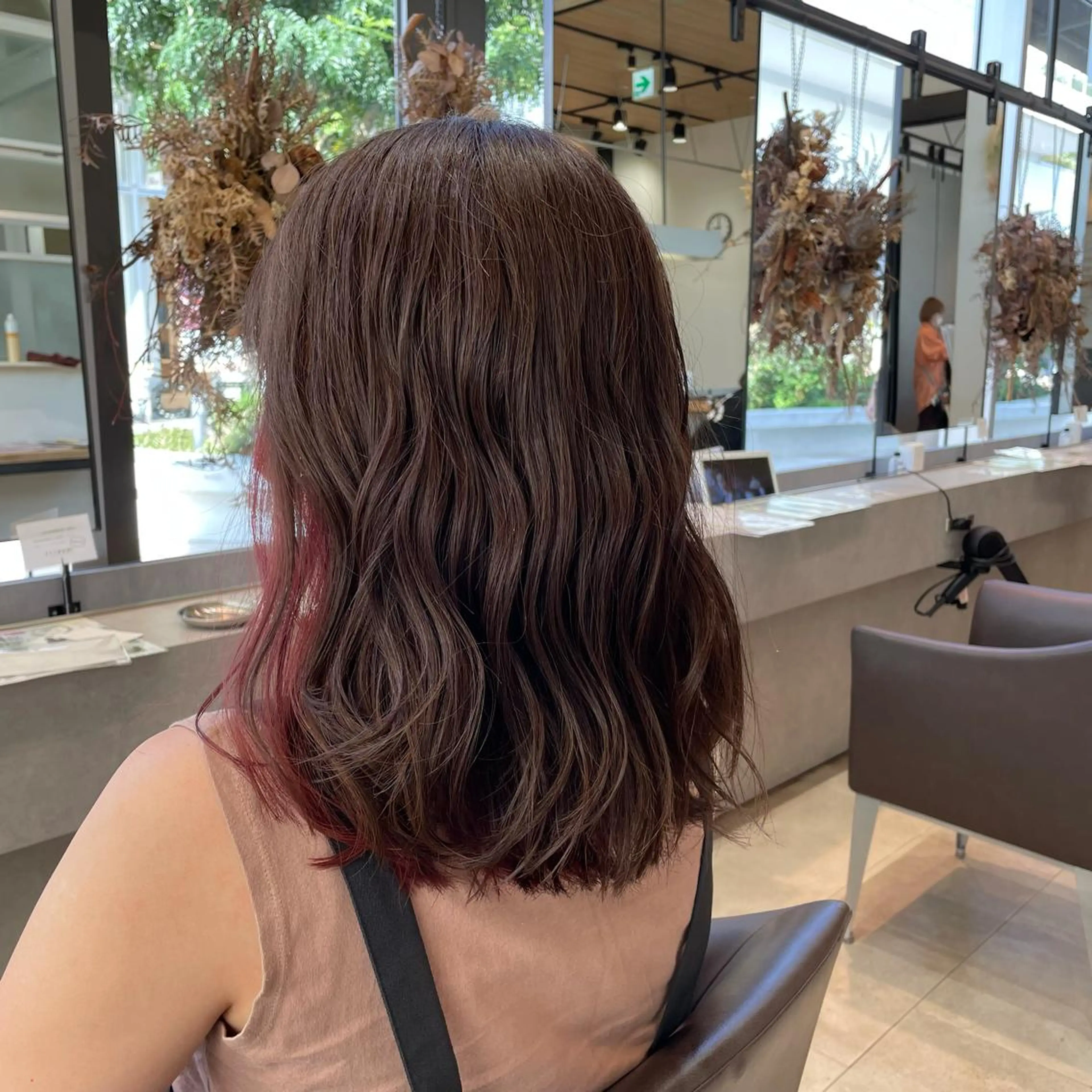 セミロング カラー イルミナカラー インナーカラー カット ヘアカラー 【脱白髪染め】【髪質 改善】仲井槙一のヘアスタイル