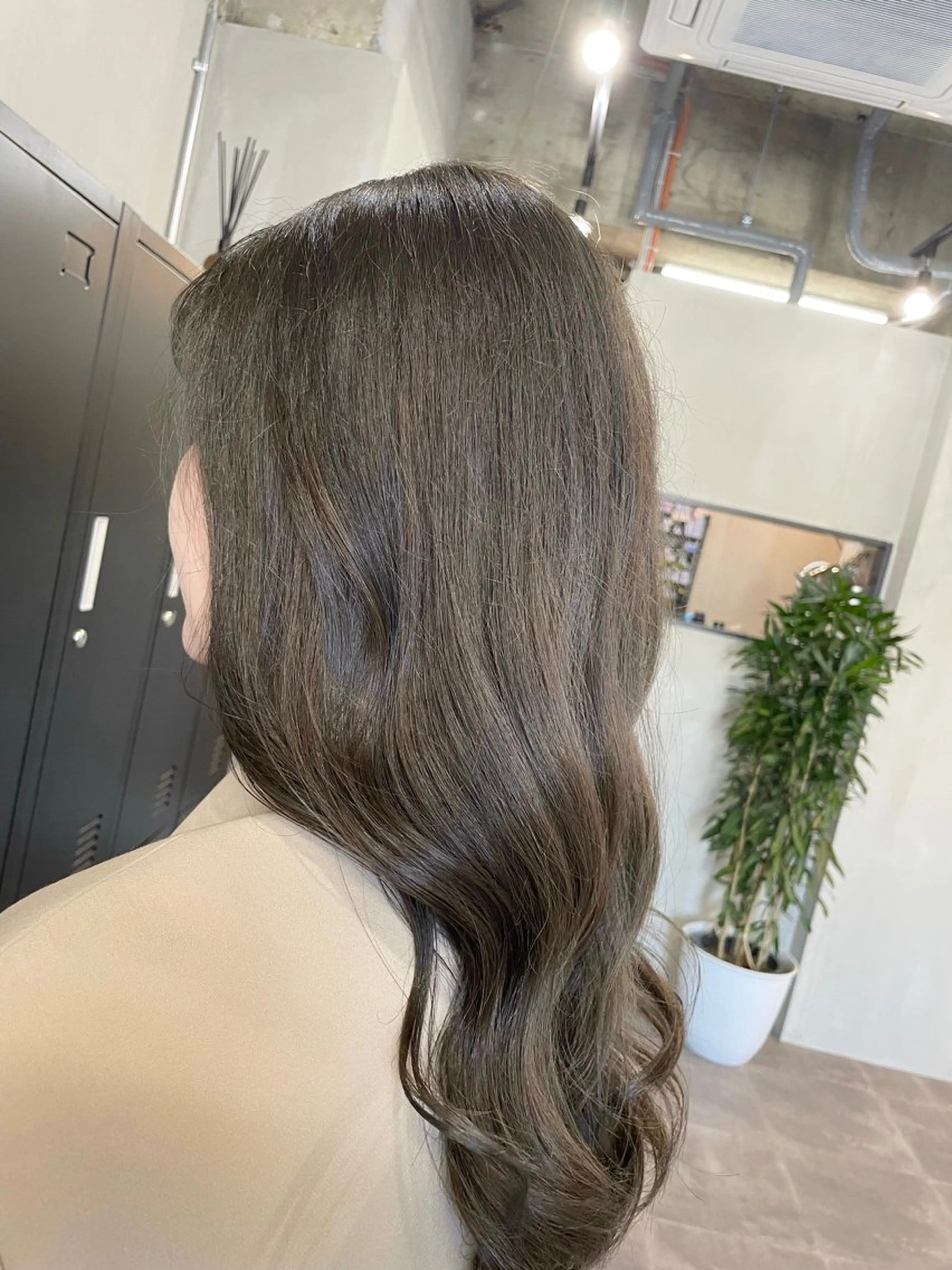 ロング カラー アディクシーカラー ベージュカラー ブリーチ ケアブリーチ グレージュ ヘアカラー トリートメント ALLEN hair /まなのヘアスタイル