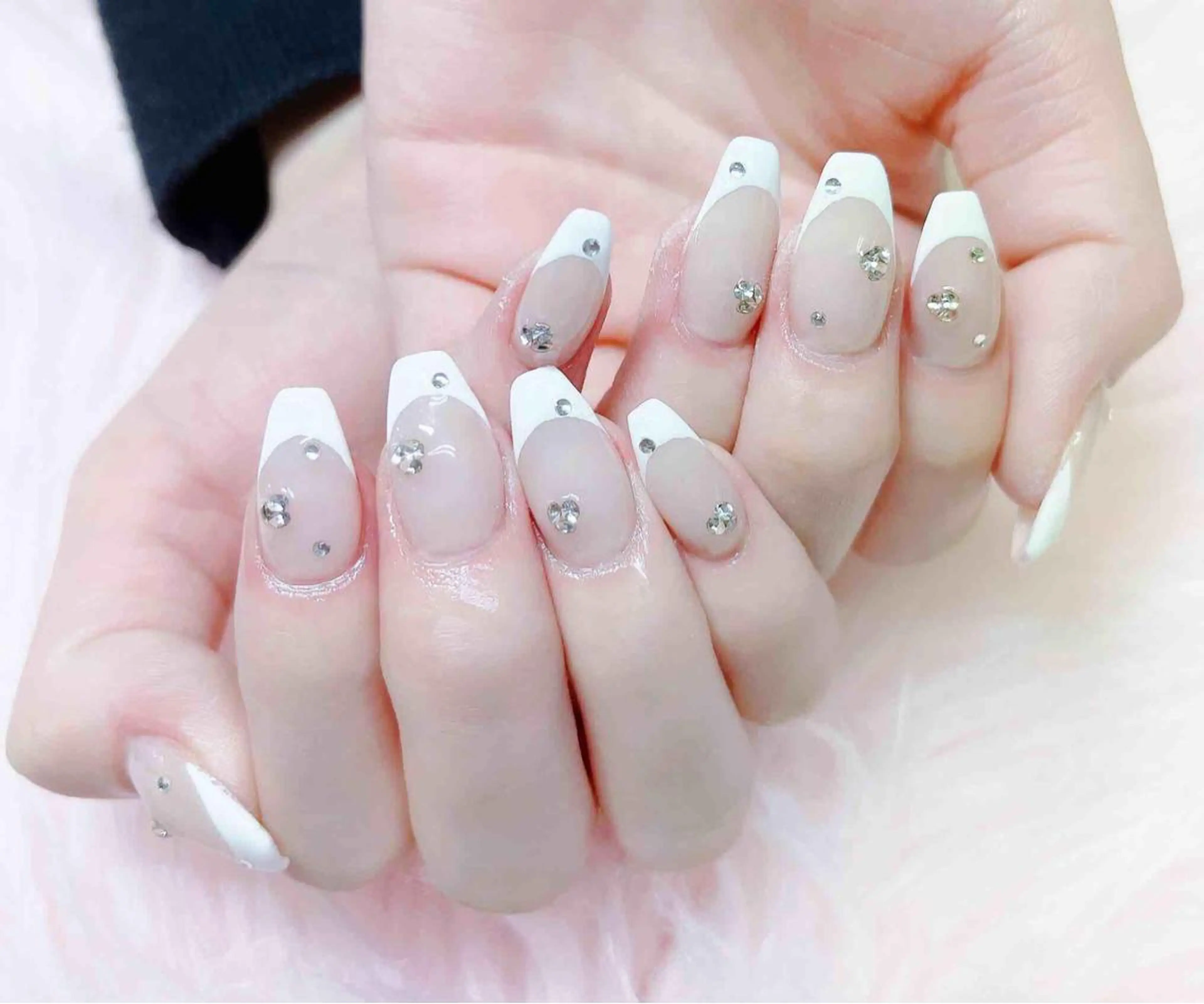 ネイル ハンドネイル MoonNail ユリ🌸のネイルデザイン