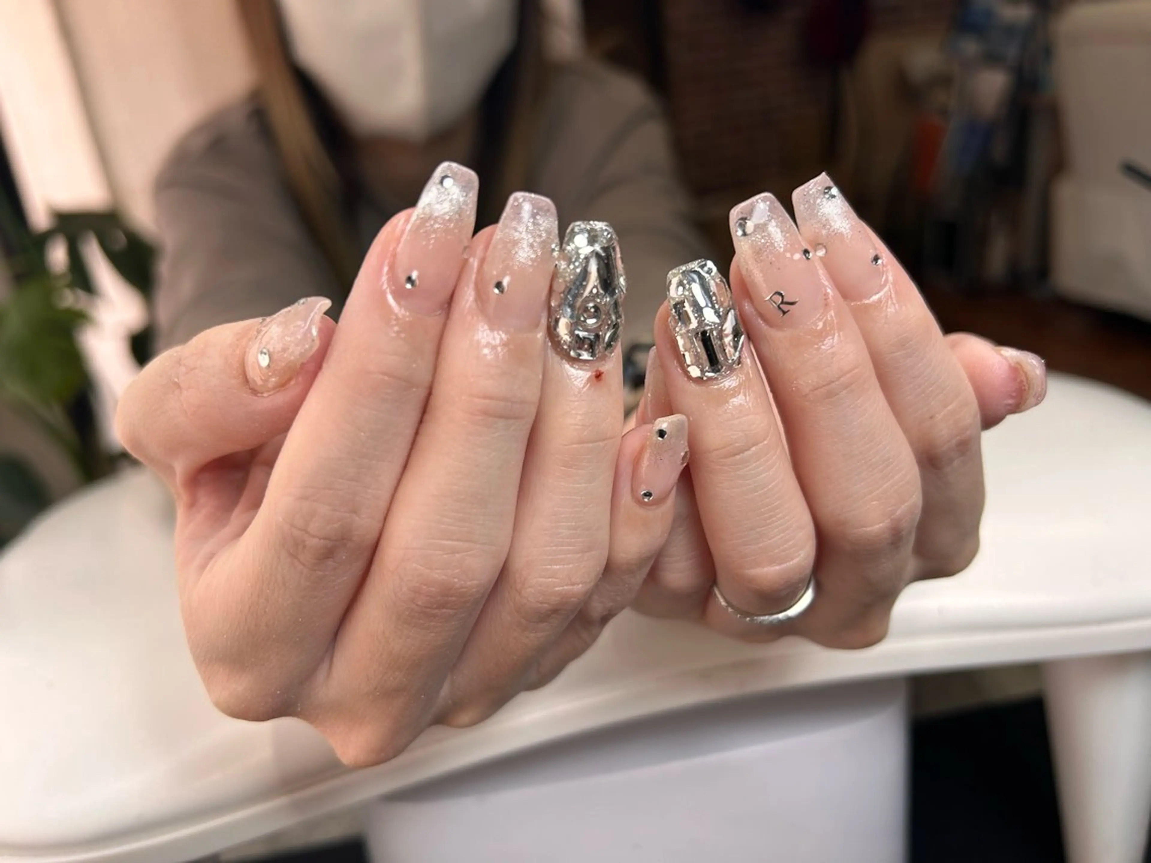 ネイル ハンドネイル sara +のネイルデザイン