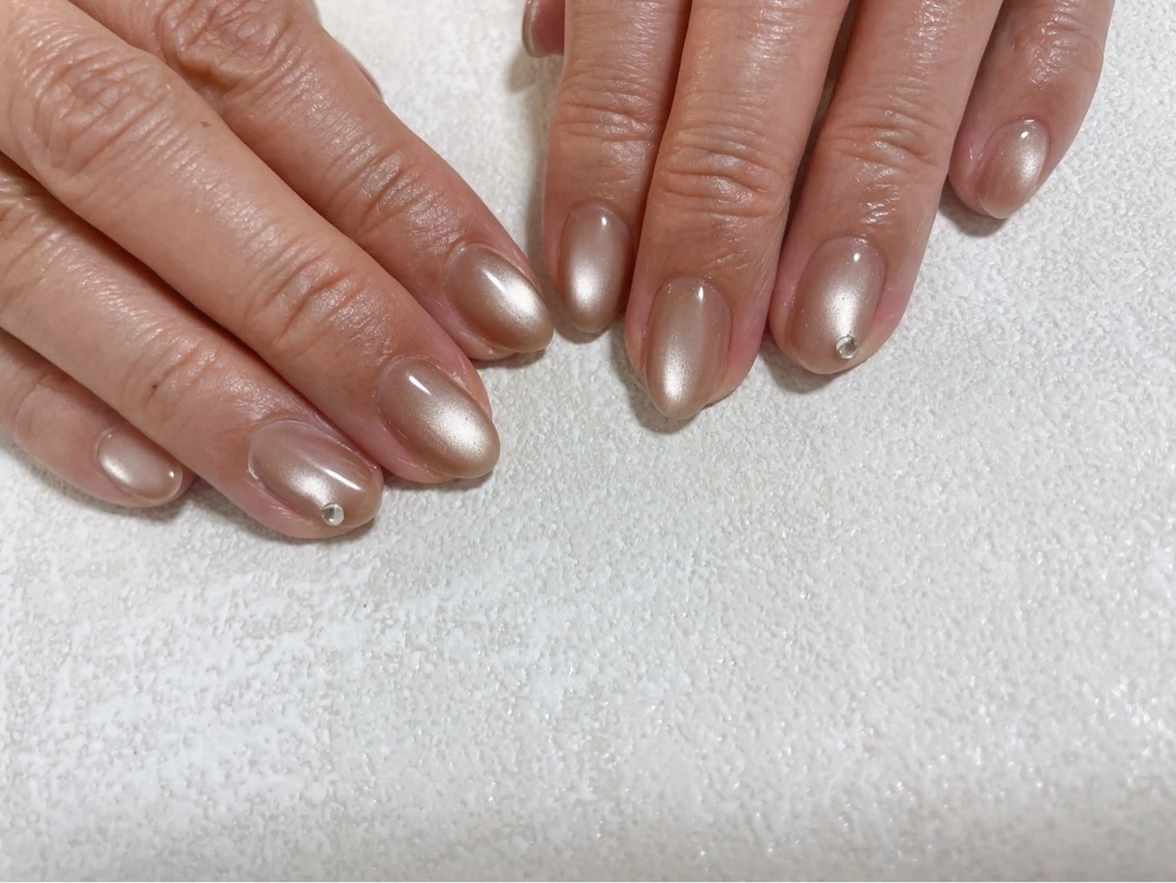 ネイル オーロラネイル フットネイル フレンチネイル ジェルネイル マグネットネイル ハンドネイル mogunail &blowのネイルデザイン