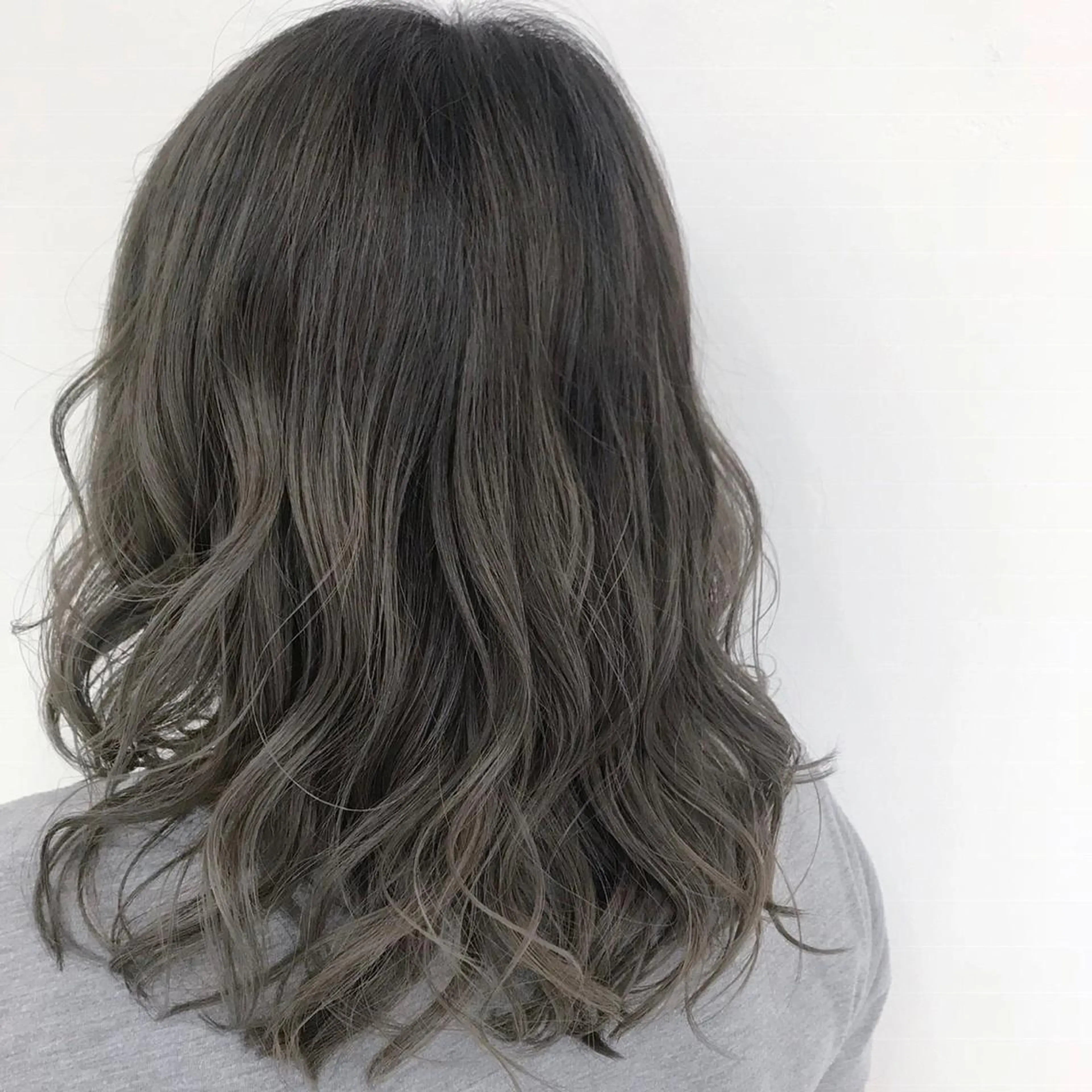 カラー ブリーチなし 暖色カラー/井上あいのヘアスタイル