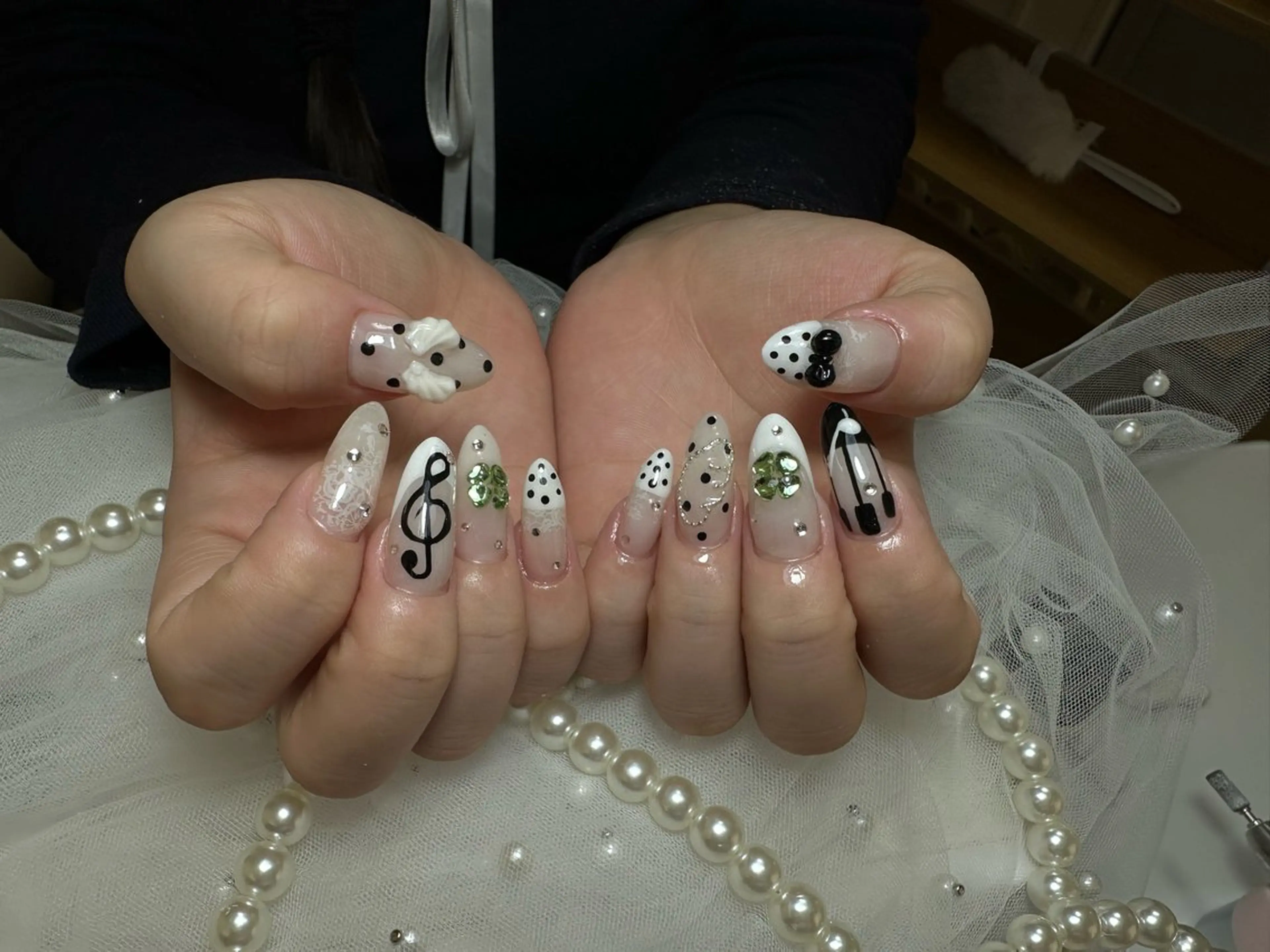 ネイル ハンドネイル NAIL CIRCLESのネイルデザイン